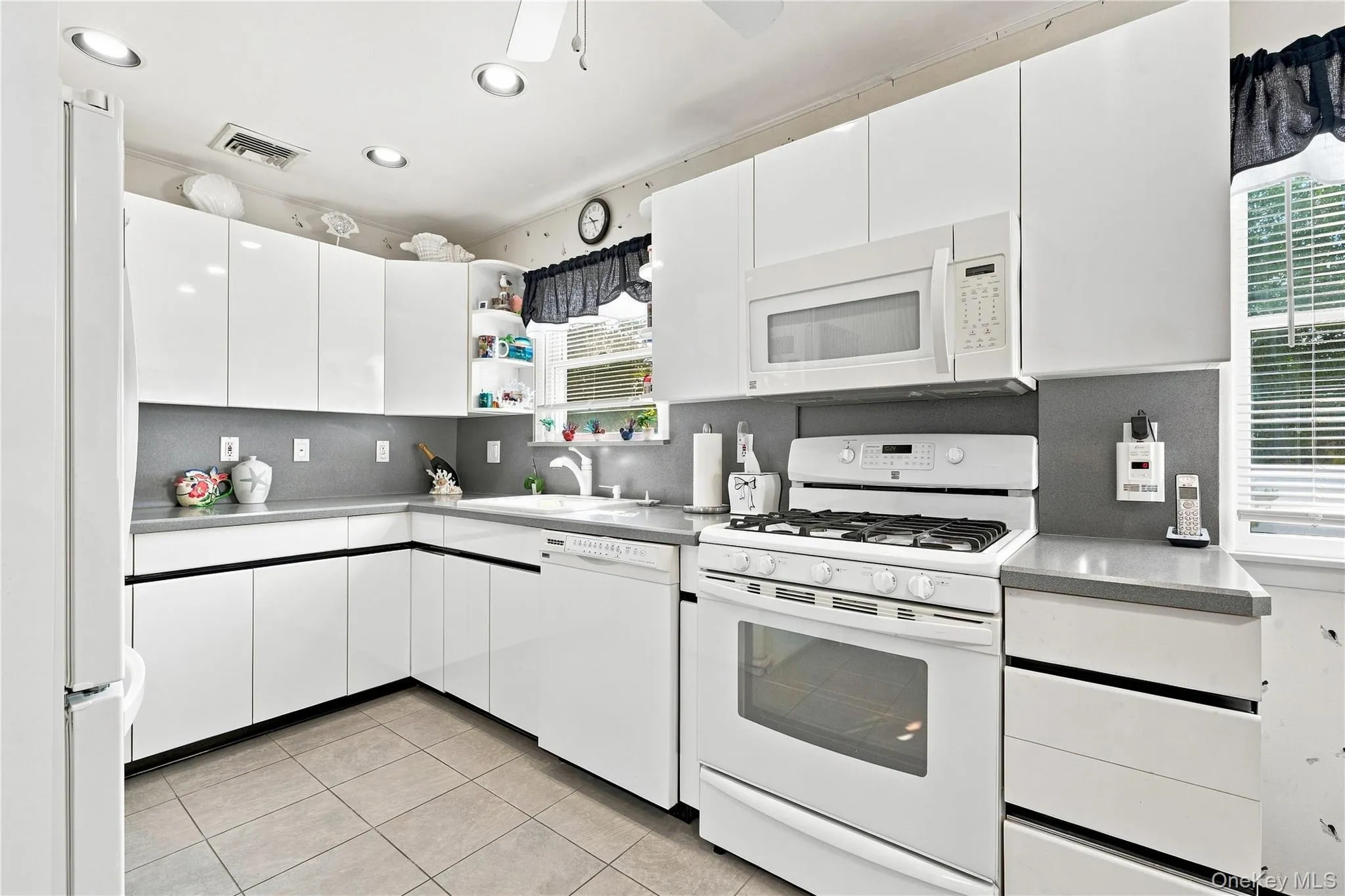 310 Audley Court, Babylon, NY, 5 Bedrooms Bedrooms, 8 Rooms Rooms,2 BathroomsBathrooms,Residential,For Rent,Audley,0,1048906 310 Audley Court, Babylon, NY, 5 Bedrooms Bedrooms, 8 Rooms Rooms,2 BathroomsBathrooms,Residential,For Rent,Audley,0,1048906