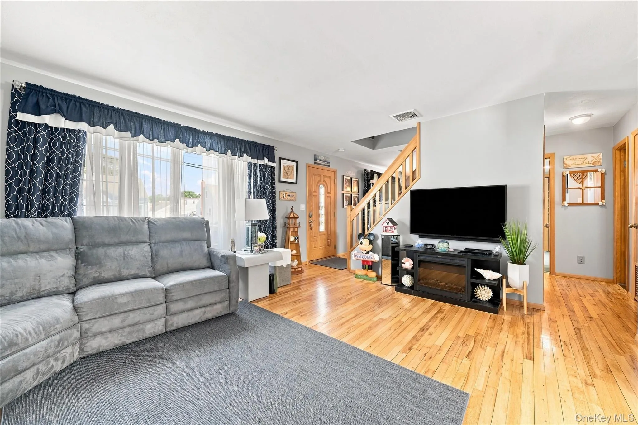 310 Audley Court, Babylon, NY, 5 Bedrooms Bedrooms, 8 Rooms Rooms,2 BathroomsBathrooms,Residential,For Rent,Audley,0,1048906 310 Audley Court, Babylon, NY, 5 Bedrooms Bedrooms, 8 Rooms Rooms,2 BathroomsBathrooms,Residential,For Rent,Audley,0,1048906
