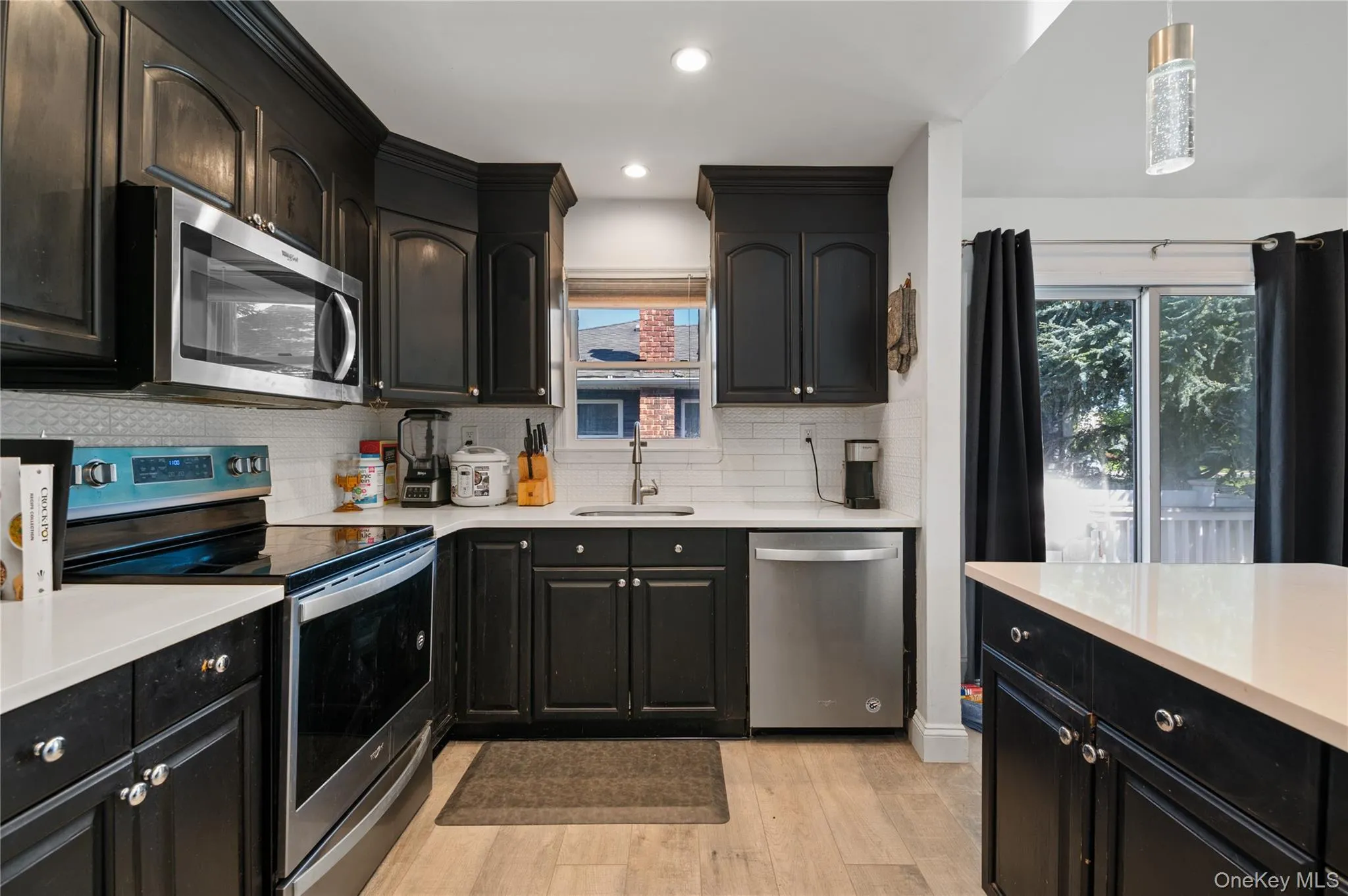 3993 Bernice Road, Hempstead, NY, 3 Bedrooms Bedrooms, 5 Rooms Rooms,2 BathroomsBathrooms,Residential,For Rent,Bernice,0,1048910 3993 Bernice Road, Hempstead, NY, 3 Bedrooms Bedrooms, 5 Rooms Rooms,2 BathroomsBathrooms,Residential,For Rent,Bernice,0,1048910