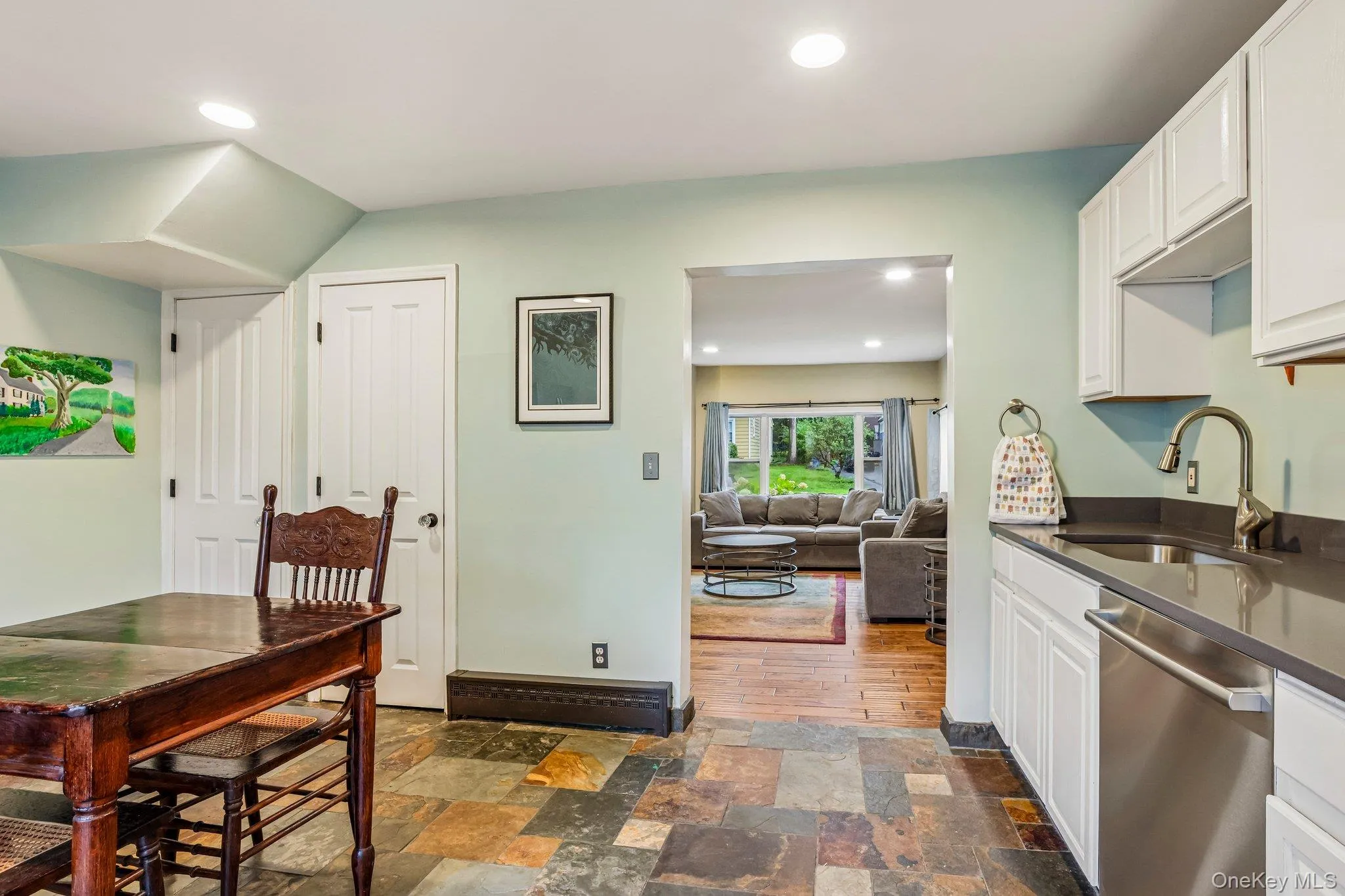 47 White Avenue, Orangetown, NY, 3 Bedrooms Bedrooms, 5 Rooms Rooms,1 BathroomBathrooms,Residential,For Rent,White,0,1048920 47 White Avenue, Orangetown, NY, 3 Bedrooms Bedrooms, 5 Rooms Rooms,1 BathroomBathrooms,Residential,For Rent,White,0,1048920