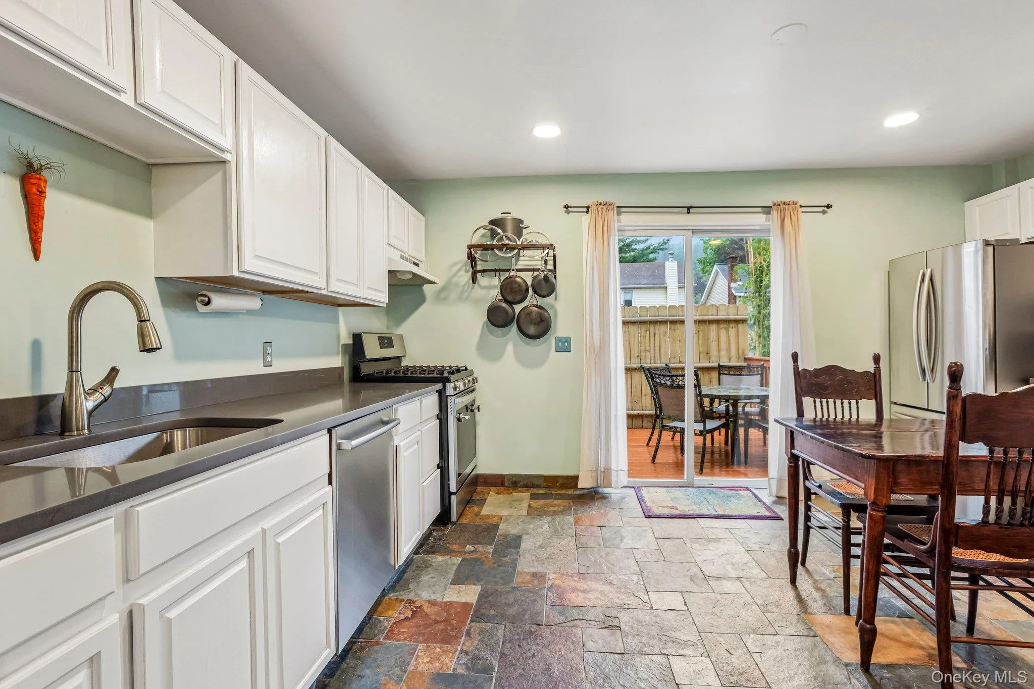 47 White Avenue, Orangetown, NY, 3 Bedrooms Bedrooms, 5 Rooms Rooms,1 BathroomBathrooms,Residential,For Rent,White,0,1048920 47 White Avenue, Orangetown, NY, 3 Bedrooms Bedrooms, 5 Rooms Rooms,1 BathroomBathrooms,Residential,For Rent,White,0,1048920