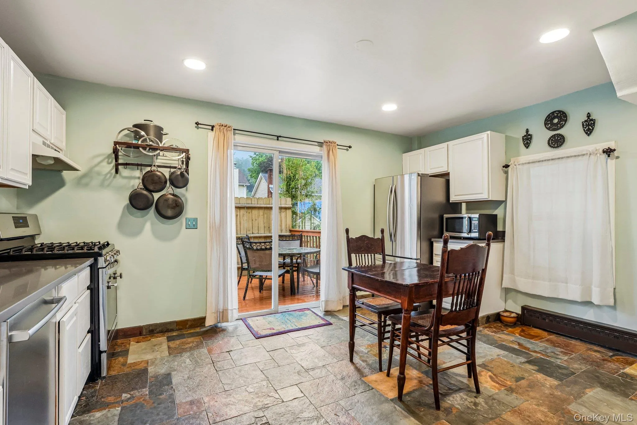 47 White Avenue, Orangetown, NY, 3 Bedrooms Bedrooms, 5 Rooms Rooms,1 BathroomBathrooms,Residential,For Rent,White,0,1048920 47 White Avenue, Orangetown, NY, 3 Bedrooms Bedrooms, 5 Rooms Rooms,1 BathroomBathrooms,Residential,For Rent,White,0,1048920
