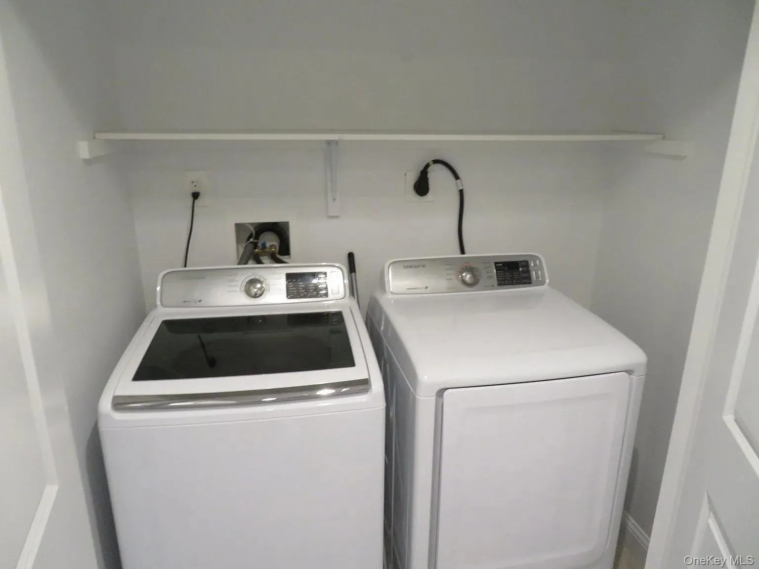 47 Gibson Place, Yonkers, NY, 4 Bedrooms Bedrooms, 7 Rooms Rooms,3 BathroomsBathrooms,Residential Lease,For Rent,Gibson,0,1048924 47 Gibson Place, Yonkers, NY, 4 Bedrooms Bedrooms, 7 Rooms Rooms,3 BathroomsBathrooms,Residential Lease,For Rent,Gibson,0,1048924
