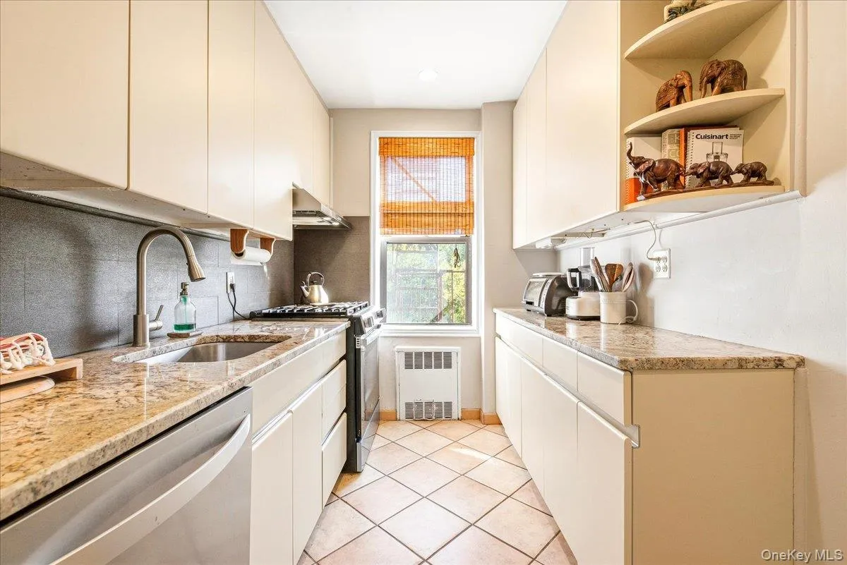 102-32 65th Avenue, New York, NY, 2 Bedrooms Bedrooms, 5 Rooms Rooms,1 BathroomBathrooms,Residential,For Rent,65th,0,1048929 102-32 65th Avenue, New York, NY, 2 Bedrooms Bedrooms, 5 Rooms Rooms,1 BathroomBathrooms,Residential,For Rent,65th,0,1048929