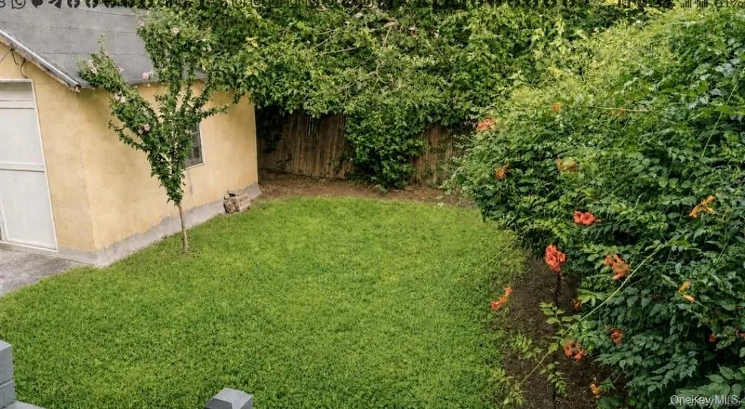 253 Fulton Avenue, Mount Vernon, NY, 3 Bedrooms Bedrooms, 6 Rooms Rooms,1 BathroomBathrooms,Residential Lease,For Rent,Fulton,0,1048935 253 Fulton Avenue, Mount Vernon, NY, 3 Bedrooms Bedrooms, 6 Rooms Rooms,1 BathroomBathrooms,Residential Lease,For Rent,Fulton,0,1048935