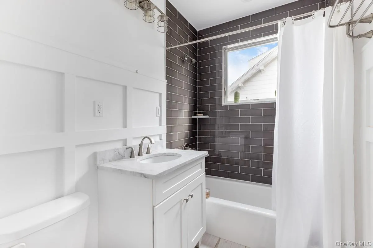 176 Beach 127th Street, New York, NY, 4 Bedrooms Bedrooms, 8 Rooms Rooms,2 BathroomsBathrooms,Residential,For Rent,Beach 127th,0,1048942 176 Beach 127th Street, New York, NY, 4 Bedrooms Bedrooms, 8 Rooms Rooms,2 BathroomsBathrooms,Residential,For Rent,Beach 127th,0,1048942