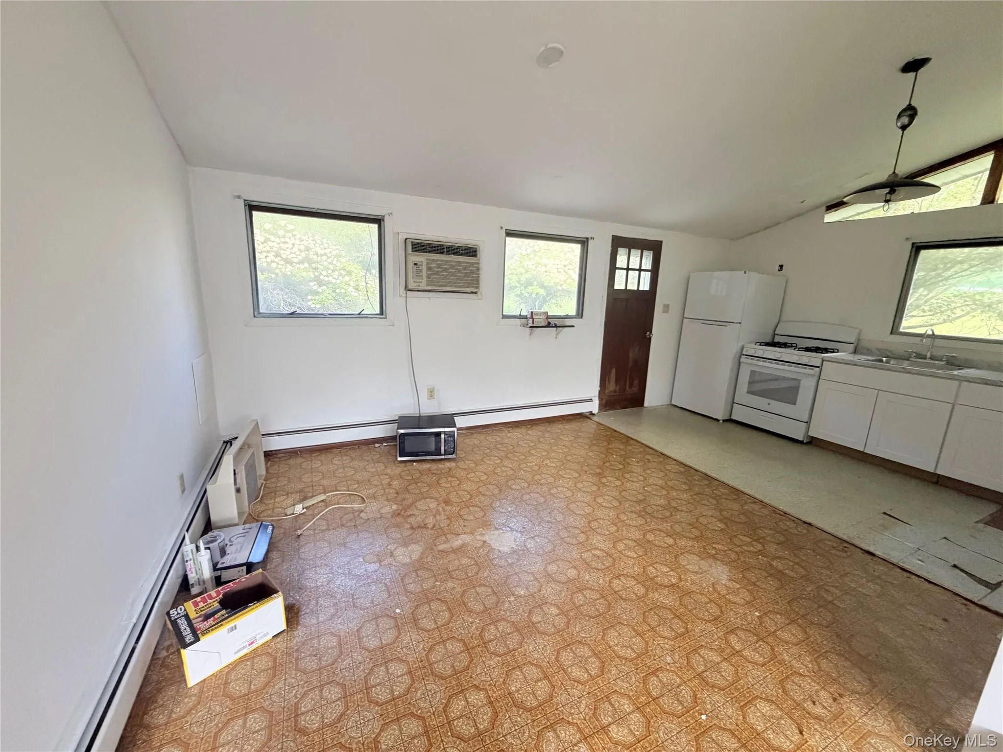 25 Miles, Fallsburg, NY, 2 Bedroom Bedrooms, 4 Room Rooms,1 BathroomBathrooms,Residential Lease,For Rent,Miles,0,1048943 25 Miles, Fallsburg, NY, 2 Bedroom Bedrooms, 4 Room Rooms,1 BathroomBathrooms,Residential Lease,For Rent,Miles,0,1048943