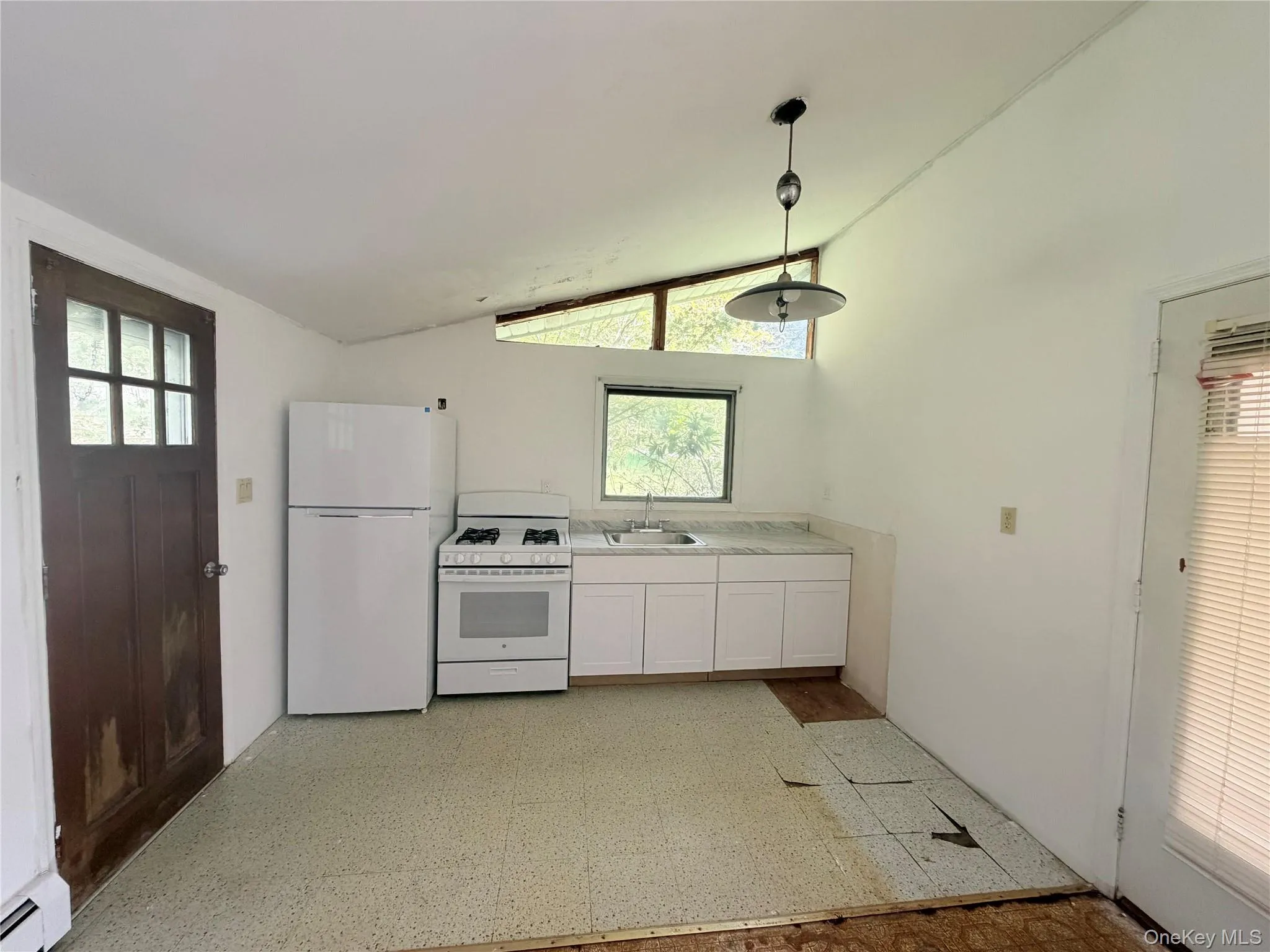 25 Miles, Fallsburg, NY, 2 Bedroom Bedrooms, 4 Room Rooms,1 BathroomBathrooms,Residential Lease,For Rent,Miles,0,1048943 25 Miles, Fallsburg, NY, 2 Bedroom Bedrooms, 4 Room Rooms,1 BathroomBathrooms,Residential Lease,For Rent,Miles,0,1048943