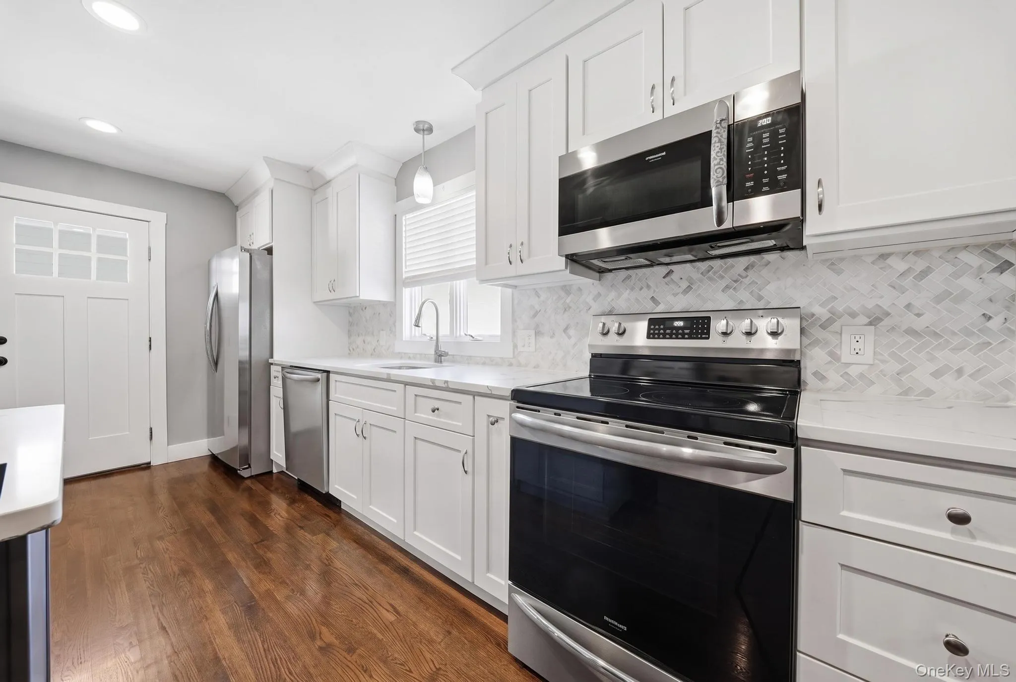 18 Devon Road, Oyster Bay, NY, 3 Bedrooms Bedrooms, 11 Rooms Rooms,2 BathroomsBathrooms,Residential,For Rent,Devon,0,1048948 18 Devon Road, Oyster Bay, NY, 3 Bedrooms Bedrooms, 11 Rooms Rooms,2 BathroomsBathrooms,Residential,For Rent,Devon,0,1048948