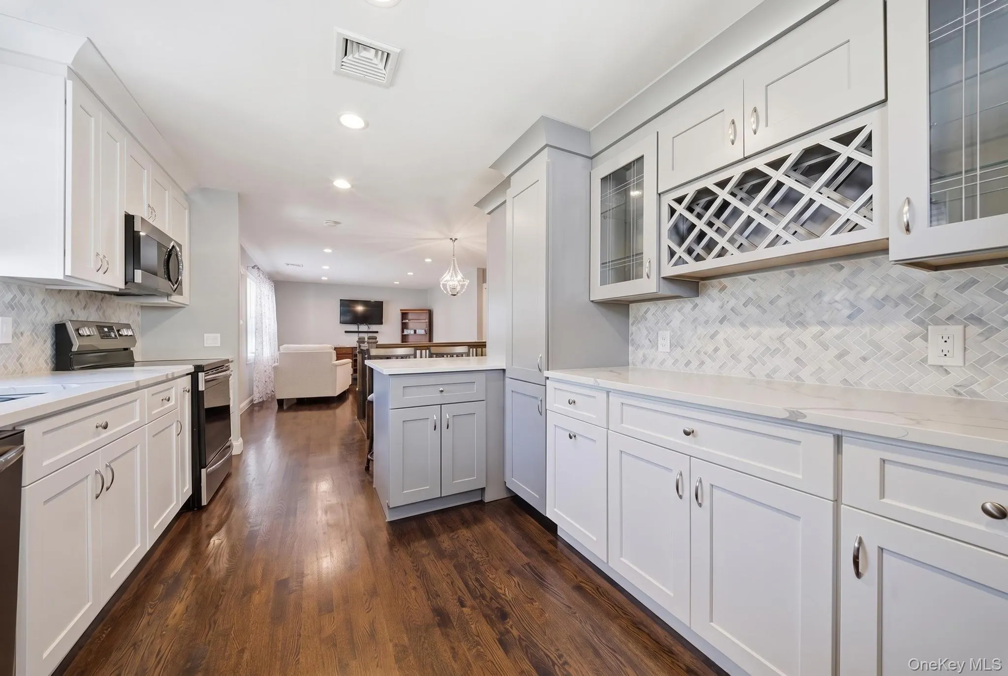 18 Devon Road, Oyster Bay, NY, 3 Bedrooms Bedrooms, 11 Rooms Rooms,2 BathroomsBathrooms,Residential,For Rent,Devon,0,1048948 18 Devon Road, Oyster Bay, NY, 3 Bedrooms Bedrooms, 11 Rooms Rooms,2 BathroomsBathrooms,Residential,For Rent,Devon,0,1048948