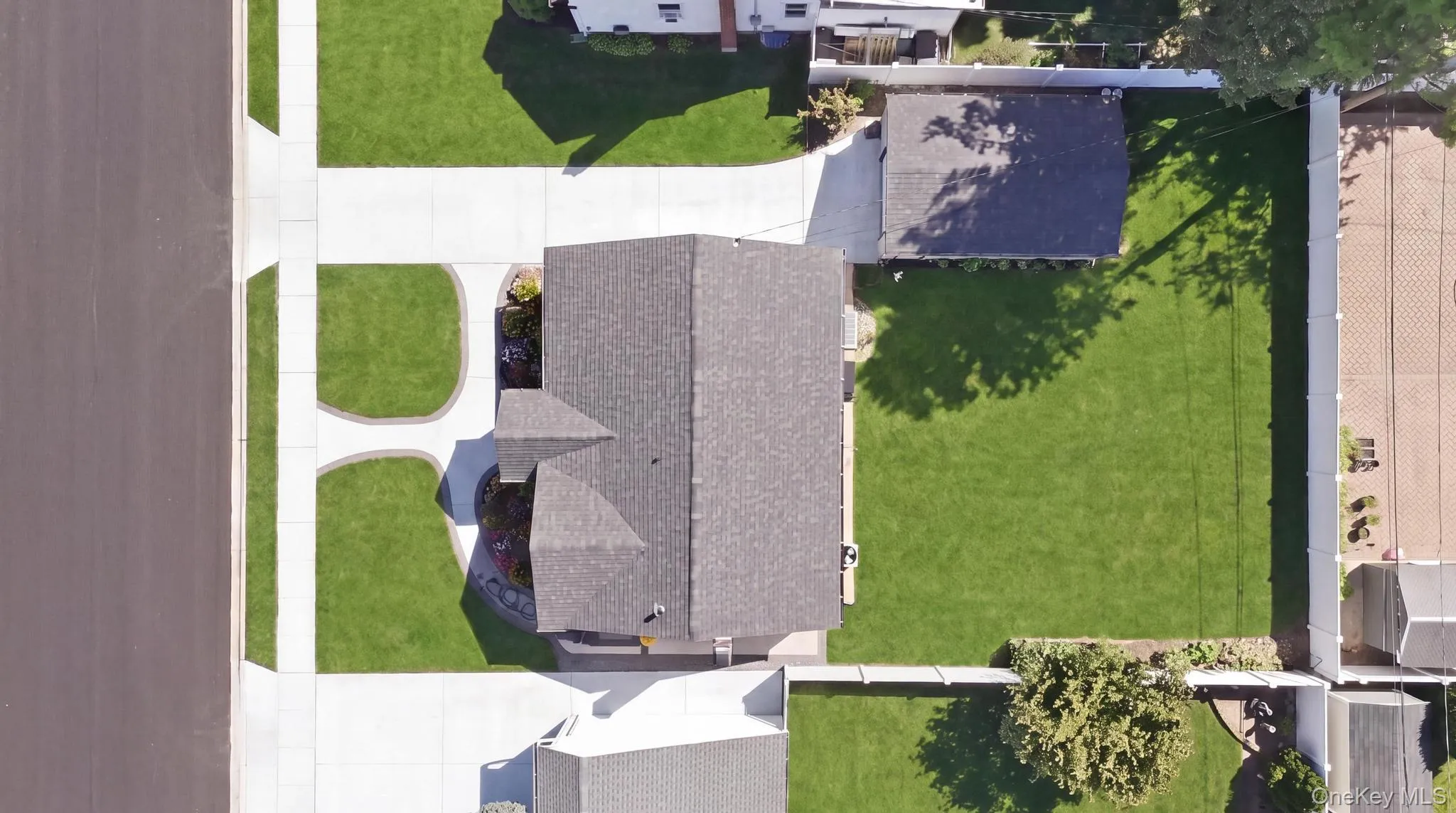 18 Devon Road, Oyster Bay, NY, 3 Bedrooms Bedrooms, 11 Rooms Rooms,2 BathroomsBathrooms,Residential,For Rent,Devon,0,1048948 18 Devon Road, Oyster Bay, NY, 3 Bedrooms Bedrooms, 11 Rooms Rooms,2 BathroomsBathrooms,Residential,For Rent,Devon,0,1048948
