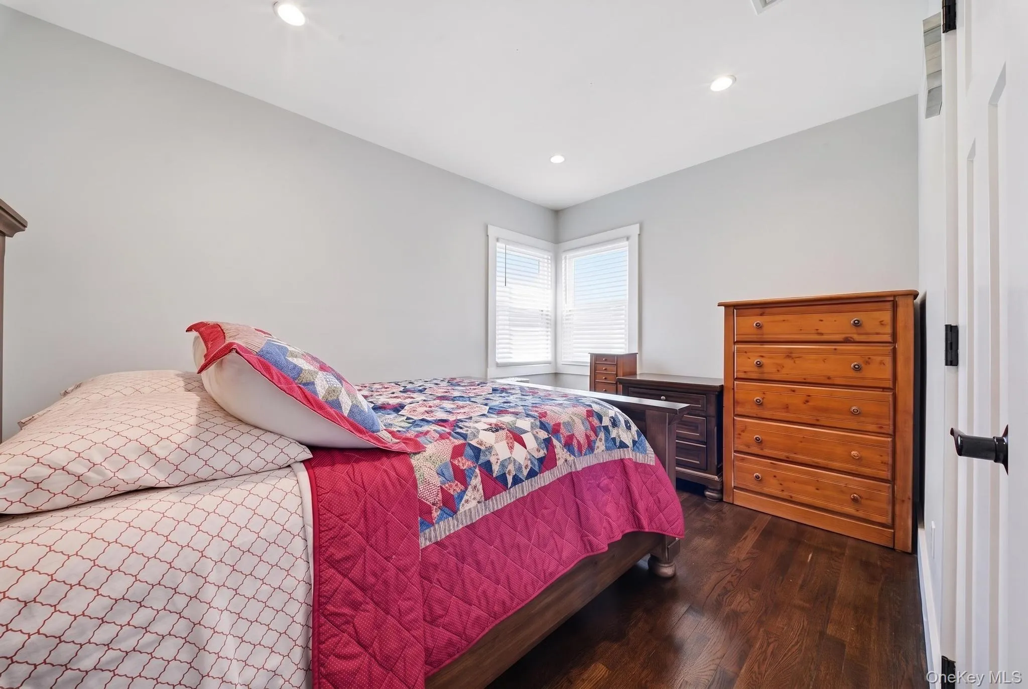 18 Devon Road, Oyster Bay, NY, 3 Bedrooms Bedrooms, 11 Rooms Rooms,2 BathroomsBathrooms,Residential,For Rent,Devon,0,1048948 18 Devon Road, Oyster Bay, NY, 3 Bedrooms Bedrooms, 11 Rooms Rooms,2 BathroomsBathrooms,Residential,For Rent,Devon,0,1048948