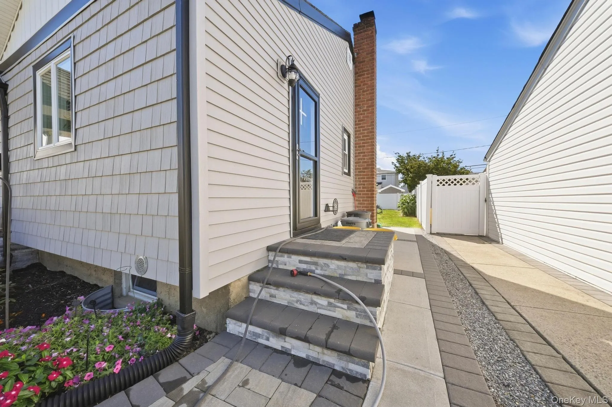 18 Devon Road, Oyster Bay, NY, 3 Bedrooms Bedrooms, 11 Rooms Rooms,2 BathroomsBathrooms,Residential,For Rent,Devon,0,1048948 18 Devon Road, Oyster Bay, NY, 3 Bedrooms Bedrooms, 11 Rooms Rooms,2 BathroomsBathrooms,Residential,For Rent,Devon,0,1048948
