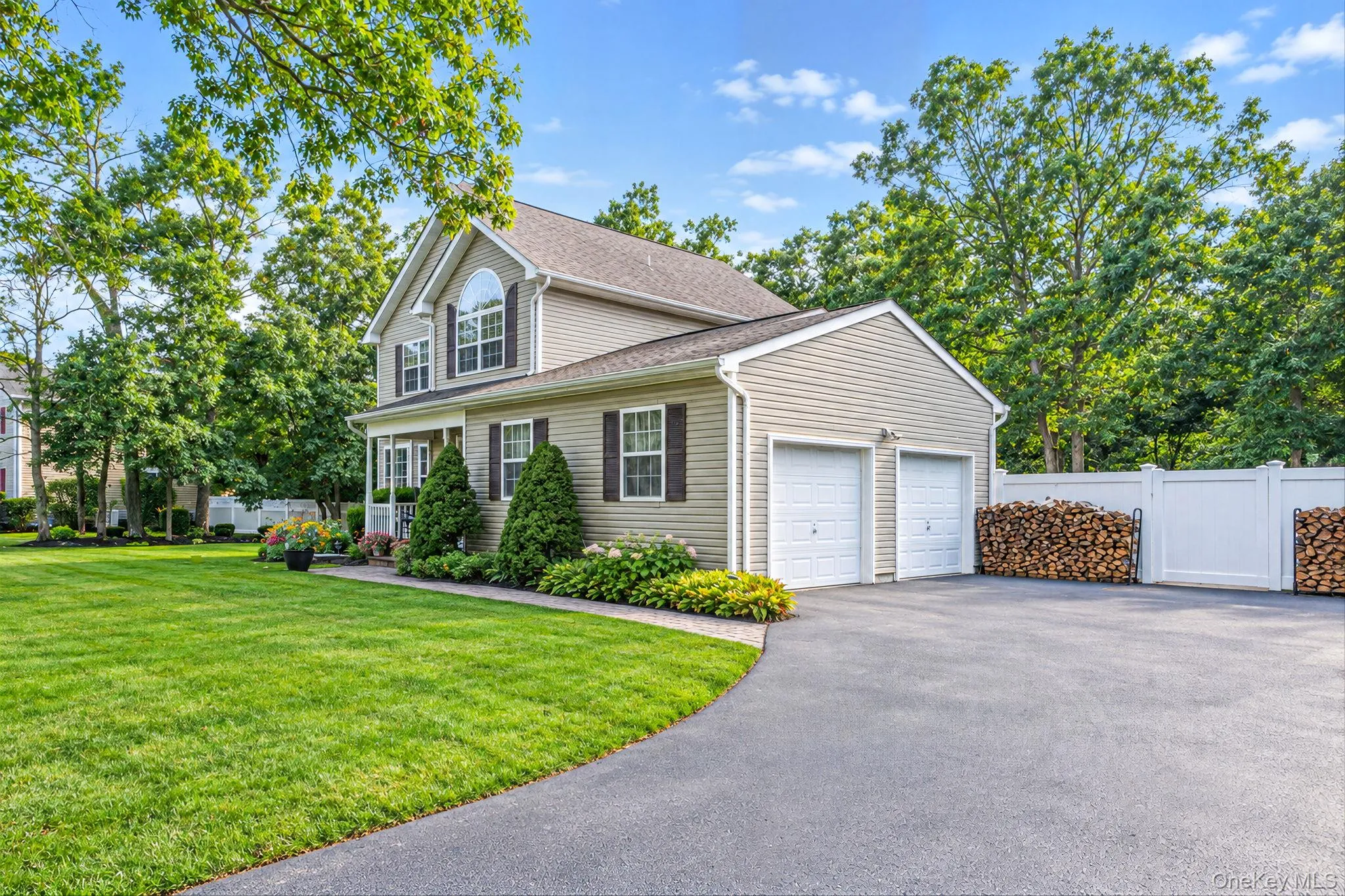 8 Sommerset Drive, Brookhaven, NY, 3 Bedrooms Bedrooms, 8 Rooms Rooms,1 BathroomBathrooms,Residential,For Rent,Sommerset,0,1048955 8 Sommerset Drive, Brookhaven, NY, 3 Bedrooms Bedrooms, 8 Rooms Rooms,1 BathroomBathrooms,Residential,For Rent,Sommerset,0,1048955
