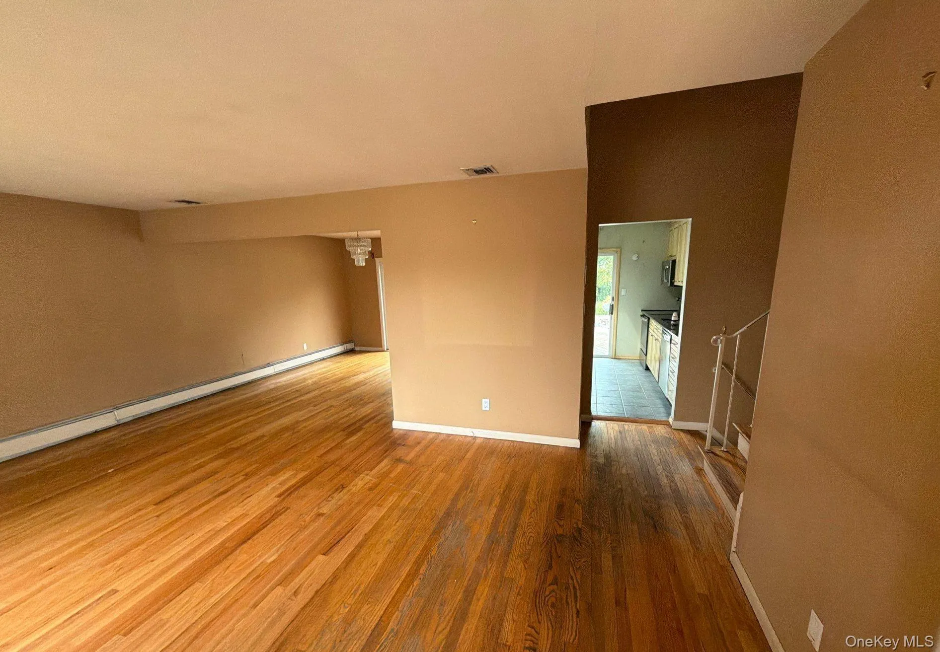 35 Eagle Lane, Oyster Bay, NY, 3 Bedrooms Bedrooms, 6 Rooms Rooms,1 BathroomBathrooms,Residential,For Rent,Eagle,0,1048962 35 Eagle Lane, Oyster Bay, NY, 3 Bedrooms Bedrooms, 6 Rooms Rooms,1 BathroomBathrooms,Residential,For Rent,Eagle,0,1048962
