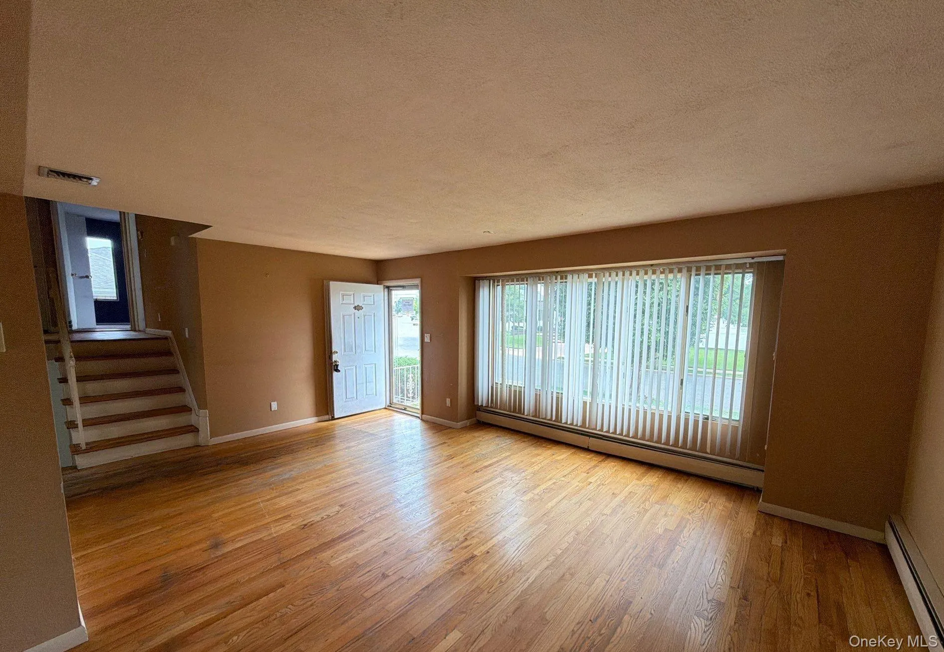 35 Eagle Lane, Oyster Bay, NY, 3 Bedrooms Bedrooms, 6 Rooms Rooms,1 BathroomBathrooms,Residential,For Rent,Eagle,0,1048962 35 Eagle Lane, Oyster Bay, NY, 3 Bedrooms Bedrooms, 6 Rooms Rooms,1 BathroomBathrooms,Residential,For Rent,Eagle,0,1048962