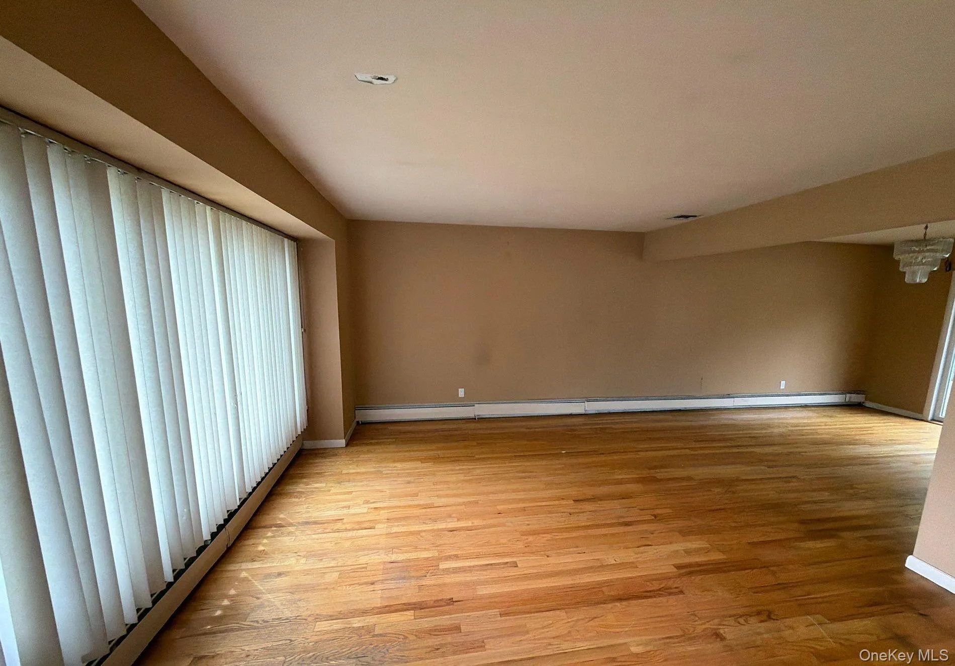 35 Eagle Lane, Oyster Bay, NY, 3 Bedrooms Bedrooms, 6 Rooms Rooms,1 BathroomBathrooms,Residential,For Rent,Eagle,0,1048962 35 Eagle Lane, Oyster Bay, NY, 3 Bedrooms Bedrooms, 6 Rooms Rooms,1 BathroomBathrooms,Residential,For Rent,Eagle,0,1048962