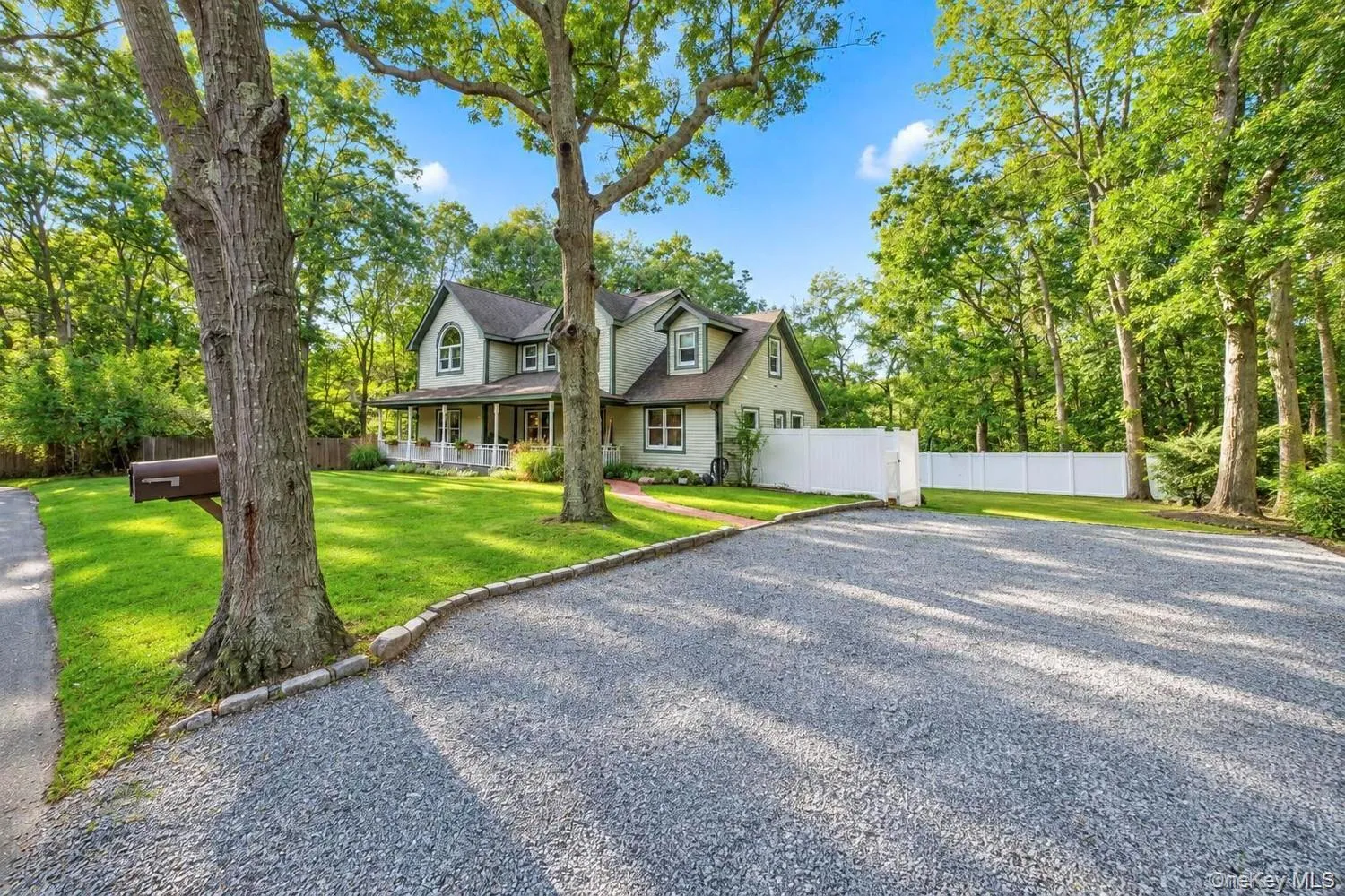 15 Hillcrest Avenue, Brookhaven, NY, 5 Bedrooms Bedrooms, 10 Rooms Rooms,3 BathroomsBathrooms,Residential,For Rent,Hillcrest,0,1048964 15 Hillcrest Avenue, Brookhaven, NY, 5 Bedrooms Bedrooms, 10 Rooms Rooms,3 BathroomsBathrooms,Residential,For Rent,Hillcrest,0,1048964