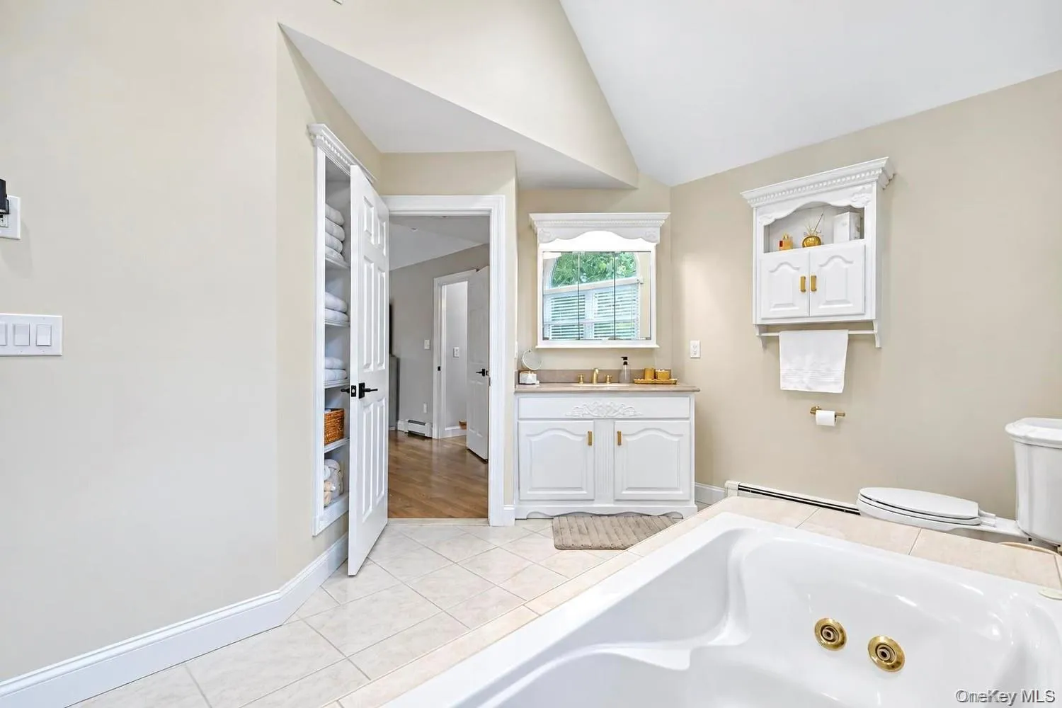 15 Hillcrest Avenue, Brookhaven, NY, 5 Bedrooms Bedrooms, 10 Rooms Rooms,3 BathroomsBathrooms,Residential,For Rent,Hillcrest,0,1048964 15 Hillcrest Avenue, Brookhaven, NY, 5 Bedrooms Bedrooms, 10 Rooms Rooms,3 BathroomsBathrooms,Residential,For Rent,Hillcrest,0,1048964