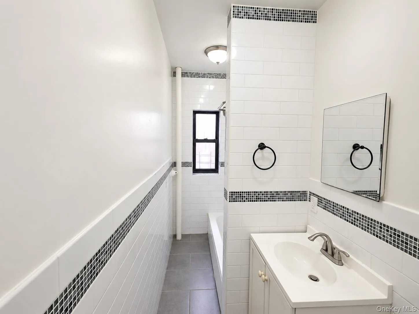 9205 Whitney Avenue, New York, NY, 1 Bedroom Bedrooms, 3 Rooms Rooms,1 BathroomBathrooms,Residential,For Rent,Whitney,0,1048966 9205 Whitney Avenue, New York, NY, 1 Bedroom Bedrooms, 3 Rooms Rooms,1 BathroomBathrooms,Residential,For Rent,Whitney,0,1048966