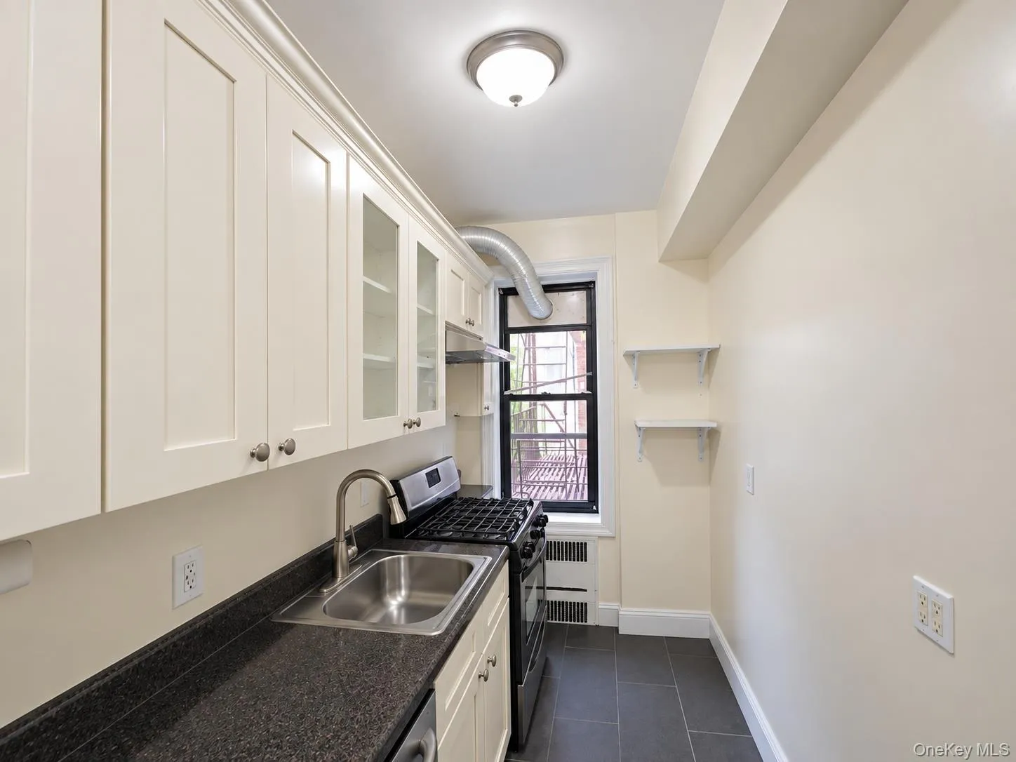 9205 Whitney Avenue, New York, NY, 1 Bedroom Bedrooms, 3 Rooms Rooms,1 BathroomBathrooms,Residential,For Rent,Whitney,0,1048966 9205 Whitney Avenue, New York, NY, 1 Bedroom Bedrooms, 3 Rooms Rooms,1 BathroomBathrooms,Residential,For Rent,Whitney,0,1048966