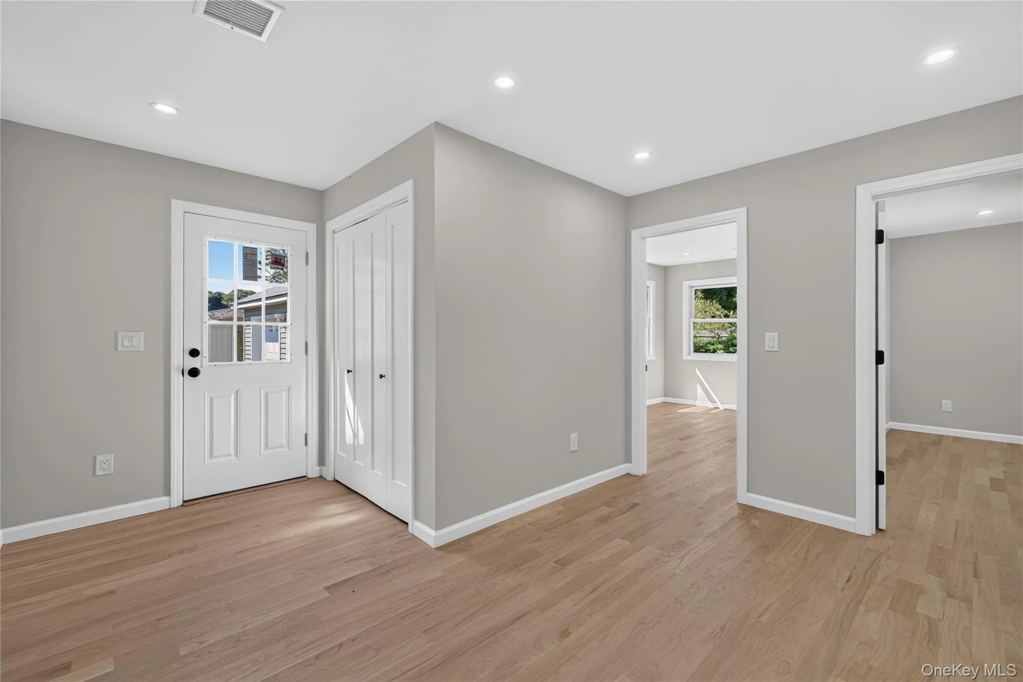 31 Rosemary Place, Islip, NY, 3 Bedrooms Bedrooms, 10 Rooms Rooms,2 BathroomsBathrooms,Residential,For Rent,Rosemary,0,1048971 31 Rosemary Place, Islip, NY, 3 Bedrooms Bedrooms, 10 Rooms Rooms,2 BathroomsBathrooms,Residential,For Rent,Rosemary,0,1048971