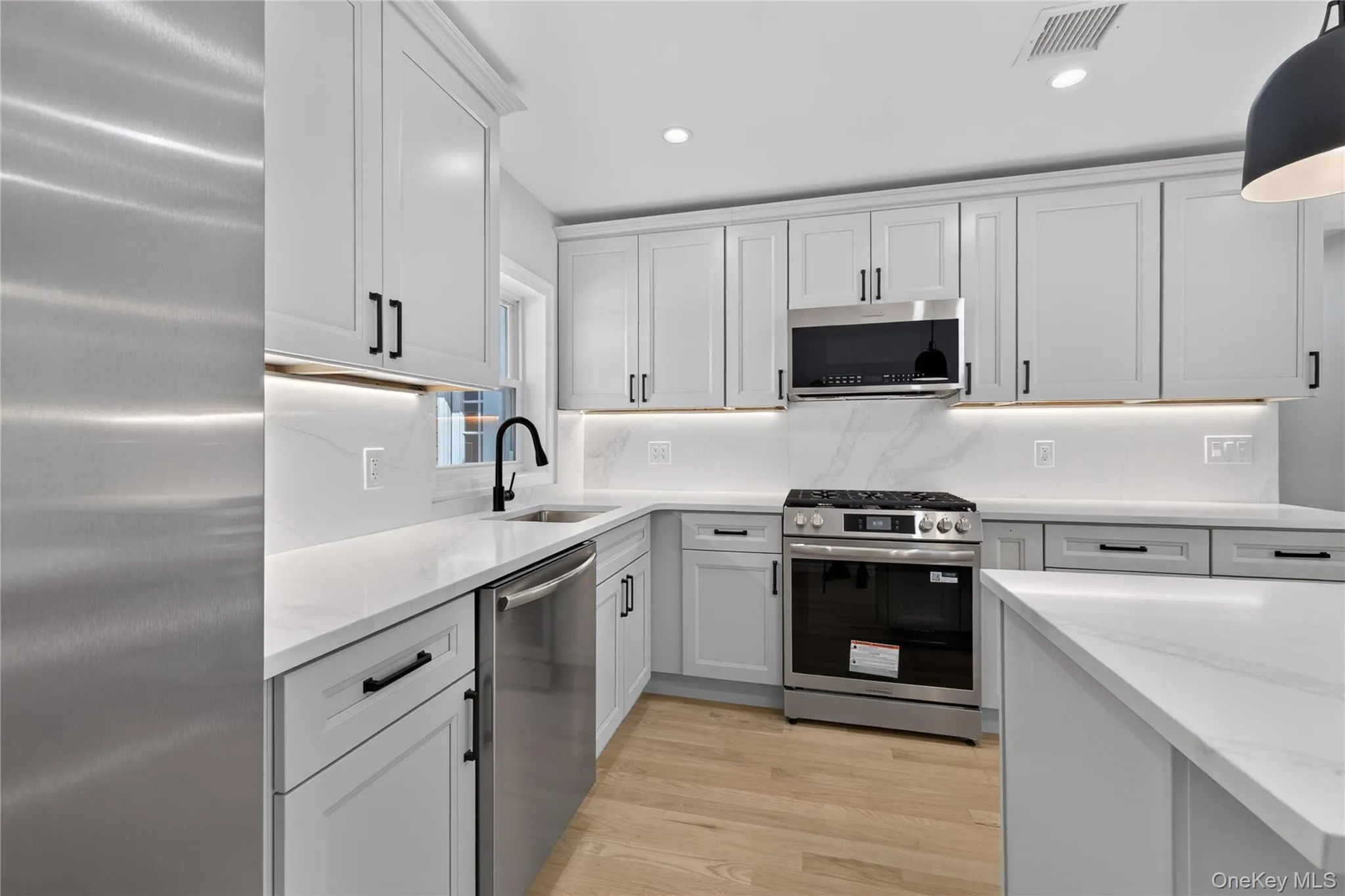 31 Rosemary Place, Islip, NY, 3 Bedrooms Bedrooms, 10 Rooms Rooms,2 BathroomsBathrooms,Residential,For Rent,Rosemary,0,1048971 31 Rosemary Place, Islip, NY, 3 Bedrooms Bedrooms, 10 Rooms Rooms,2 BathroomsBathrooms,Residential,For Rent,Rosemary,0,1048971