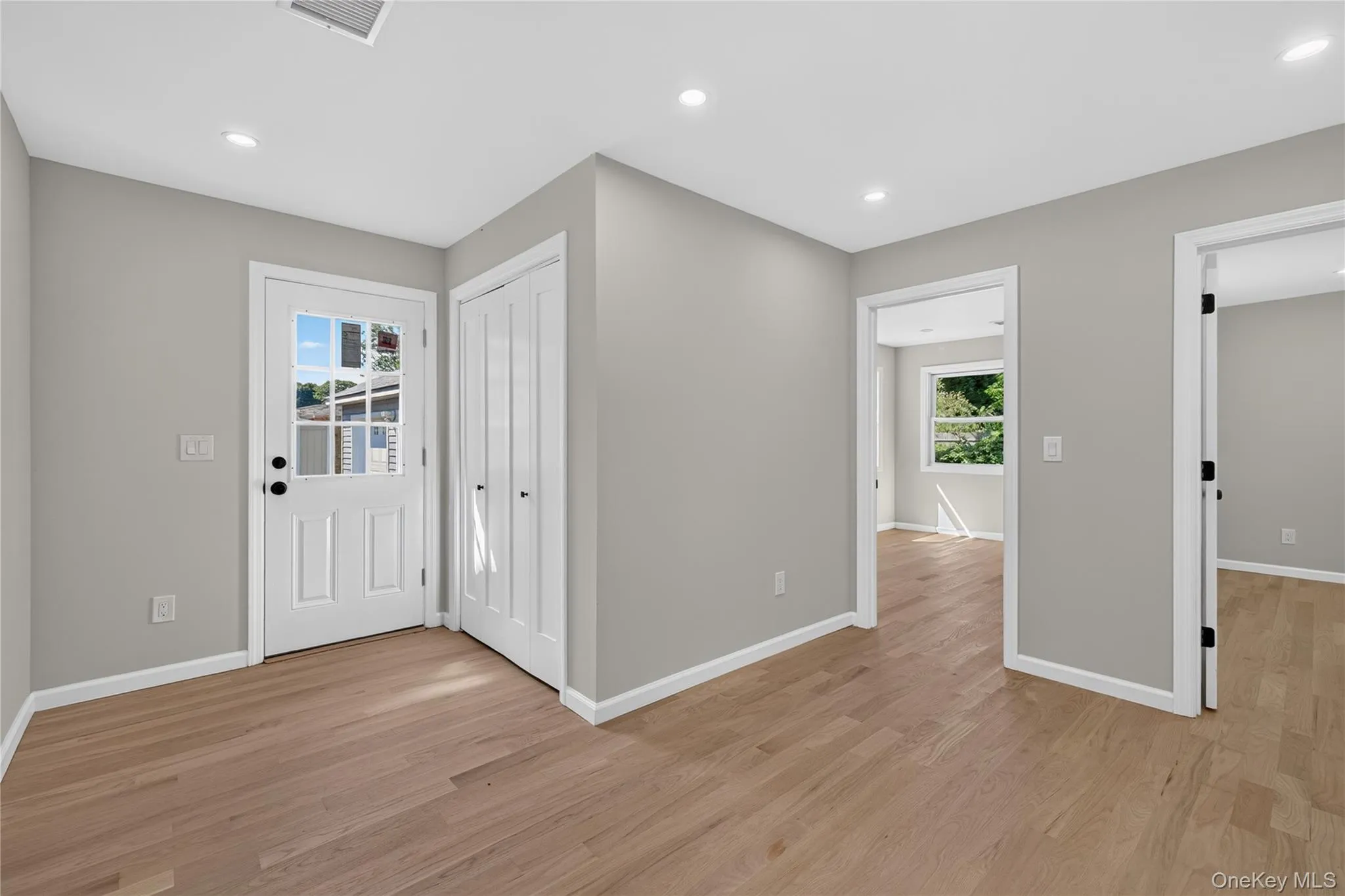 31 Rosemary Place, Islip, NY, 3 Bedrooms Bedrooms, 10 Rooms Rooms,2 BathroomsBathrooms,Residential,For Rent,Rosemary,0,1048971 31 Rosemary Place, Islip, NY, 3 Bedrooms Bedrooms, 10 Rooms Rooms,2 BathroomsBathrooms,Residential,For Rent,Rosemary,0,1048971