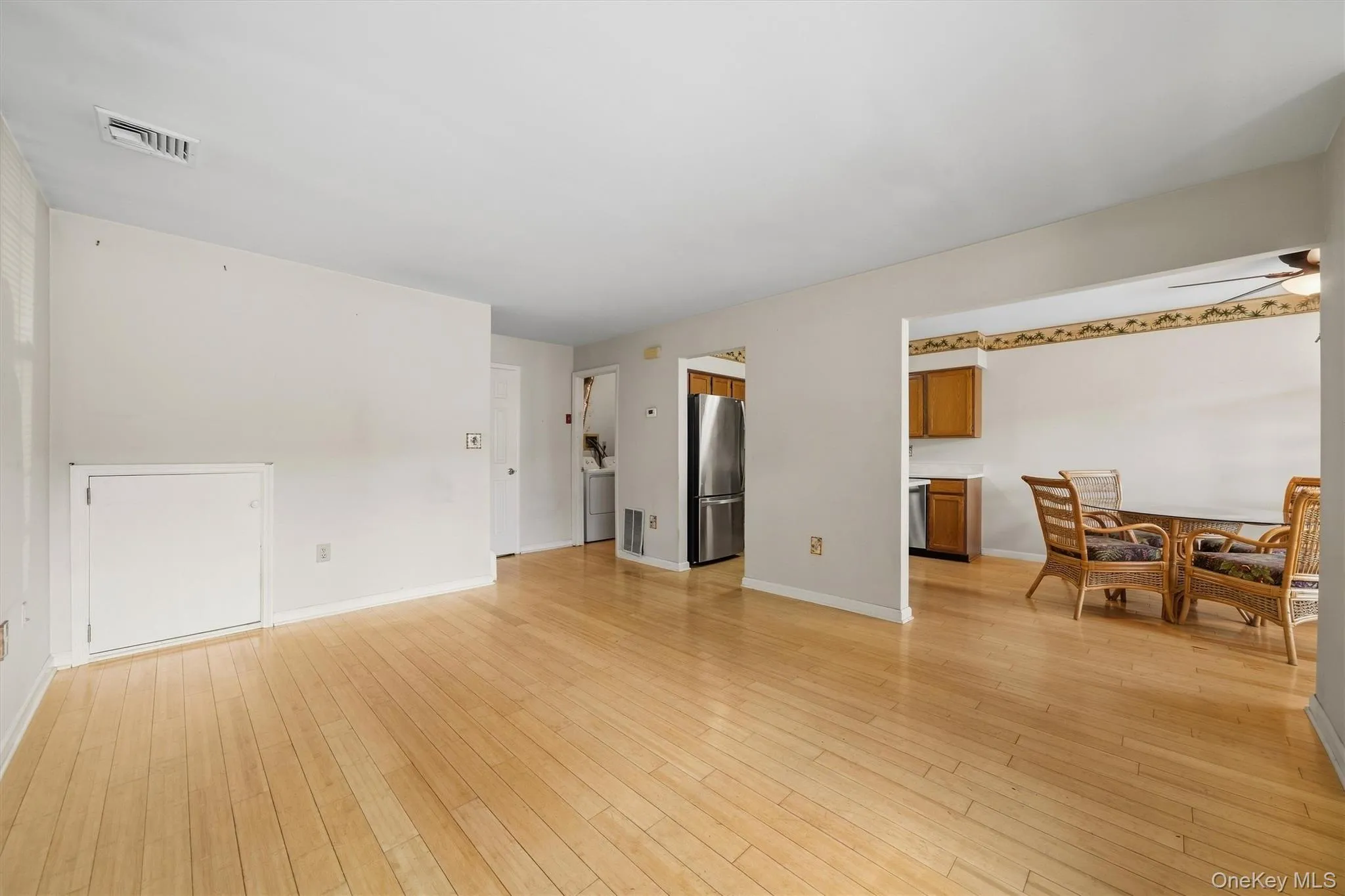 91 Jimal Drive, Middletown, NY, 2 Bedrooms Bedrooms, 6 Rooms Rooms,1 BathroomBathrooms,Residential,For Rent,Jimal,0,1048976 91 Jimal Drive, Middletown, NY, 2 Bedrooms Bedrooms, 6 Rooms Rooms,1 BathroomBathrooms,Residential,For Rent,Jimal,0,1048976