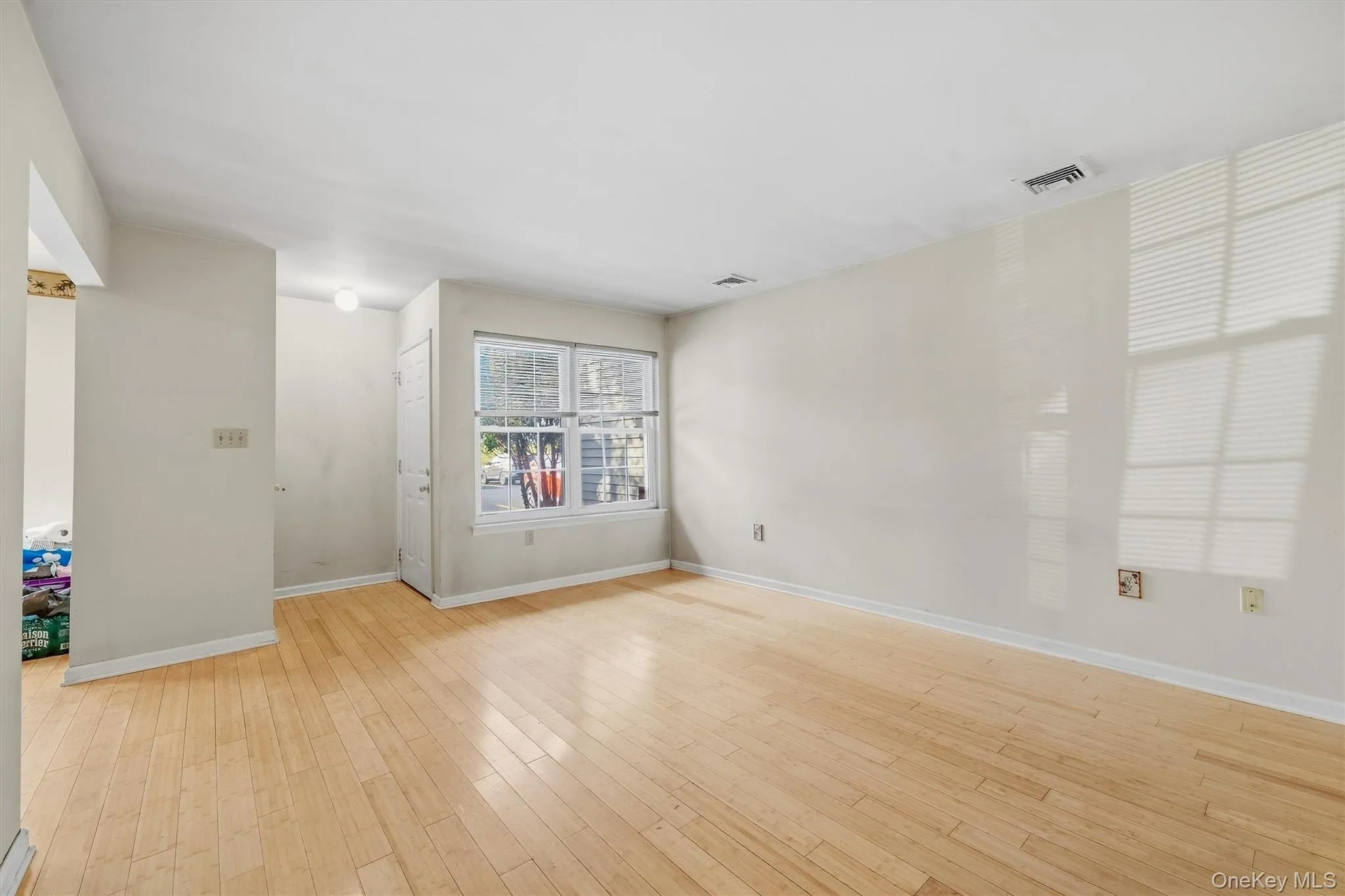91 Jimal Drive, Middletown, NY, 2 Bedrooms Bedrooms, 6 Rooms Rooms,1 BathroomBathrooms,Residential,For Rent,Jimal,0,1048976 91 Jimal Drive, Middletown, NY, 2 Bedrooms Bedrooms, 6 Rooms Rooms,1 BathroomBathrooms,Residential,For Rent,Jimal,0,1048976