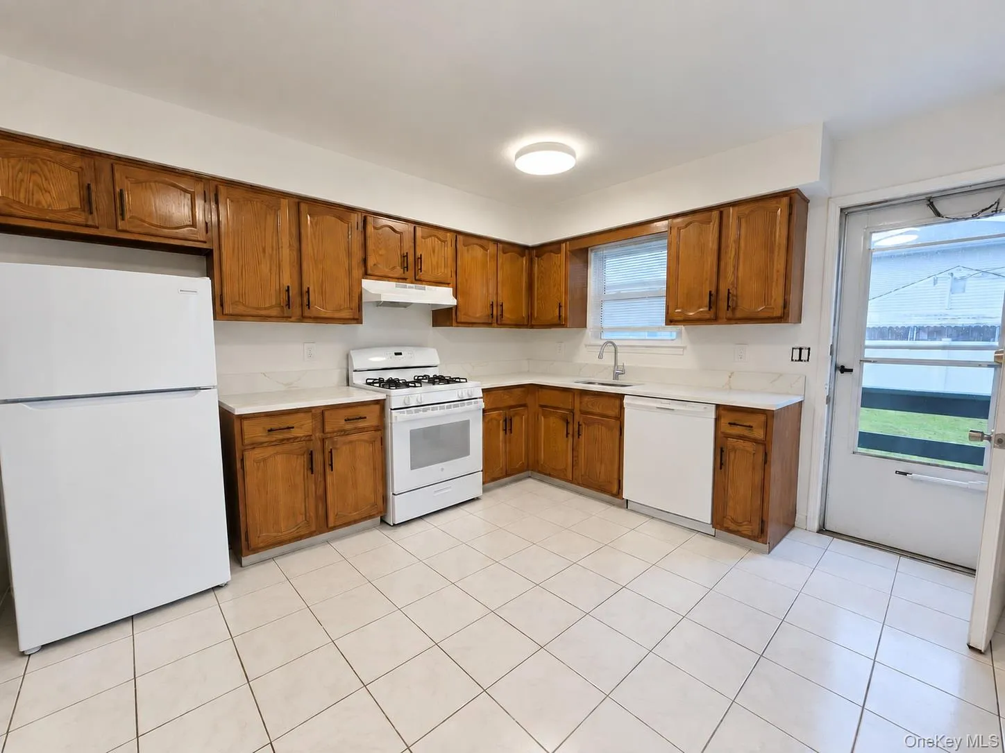 29 Lambert Avenue, Oyster Bay, NY, 2 Bedrooms Bedrooms, 5 Rooms Rooms,1 BathroomBathrooms,Residential Lease,For Rent,Lambert,0,1048978 29 Lambert Avenue, Oyster Bay, NY, 2 Bedrooms Bedrooms, 5 Rooms Rooms,1 BathroomBathrooms,Residential Lease,For Rent,Lambert,0,1048978