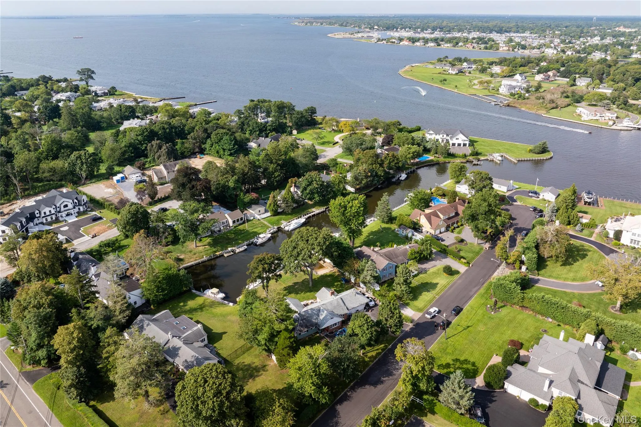 2 Gibb Lane, Islip, NY, 3 Bedrooms Bedrooms, 8 Rooms Rooms,2 BathroomsBathrooms,Residential,For Rent,Gibb,0,1048979 2 Gibb Lane, Islip, NY, 3 Bedrooms Bedrooms, 8 Rooms Rooms,2 BathroomsBathrooms,Residential,For Rent,Gibb,0,1048979