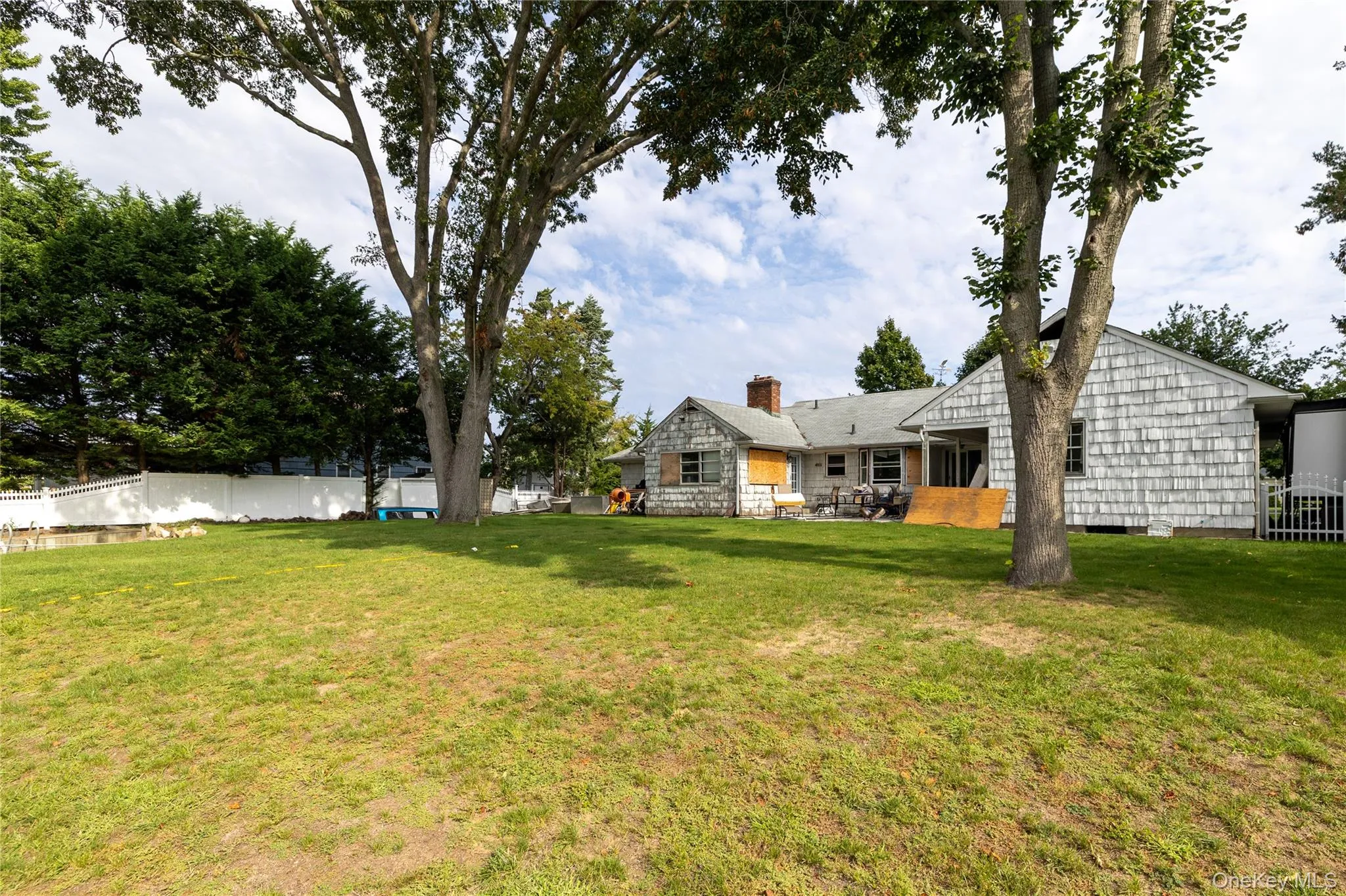 2 Gibb Lane, Islip, NY, 3 Bedrooms Bedrooms, 8 Rooms Rooms,2 BathroomsBathrooms,Residential,For Rent,Gibb,0,1048979 2 Gibb Lane, Islip, NY, 3 Bedrooms Bedrooms, 8 Rooms Rooms,2 BathroomsBathrooms,Residential,For Rent,Gibb,0,1048979