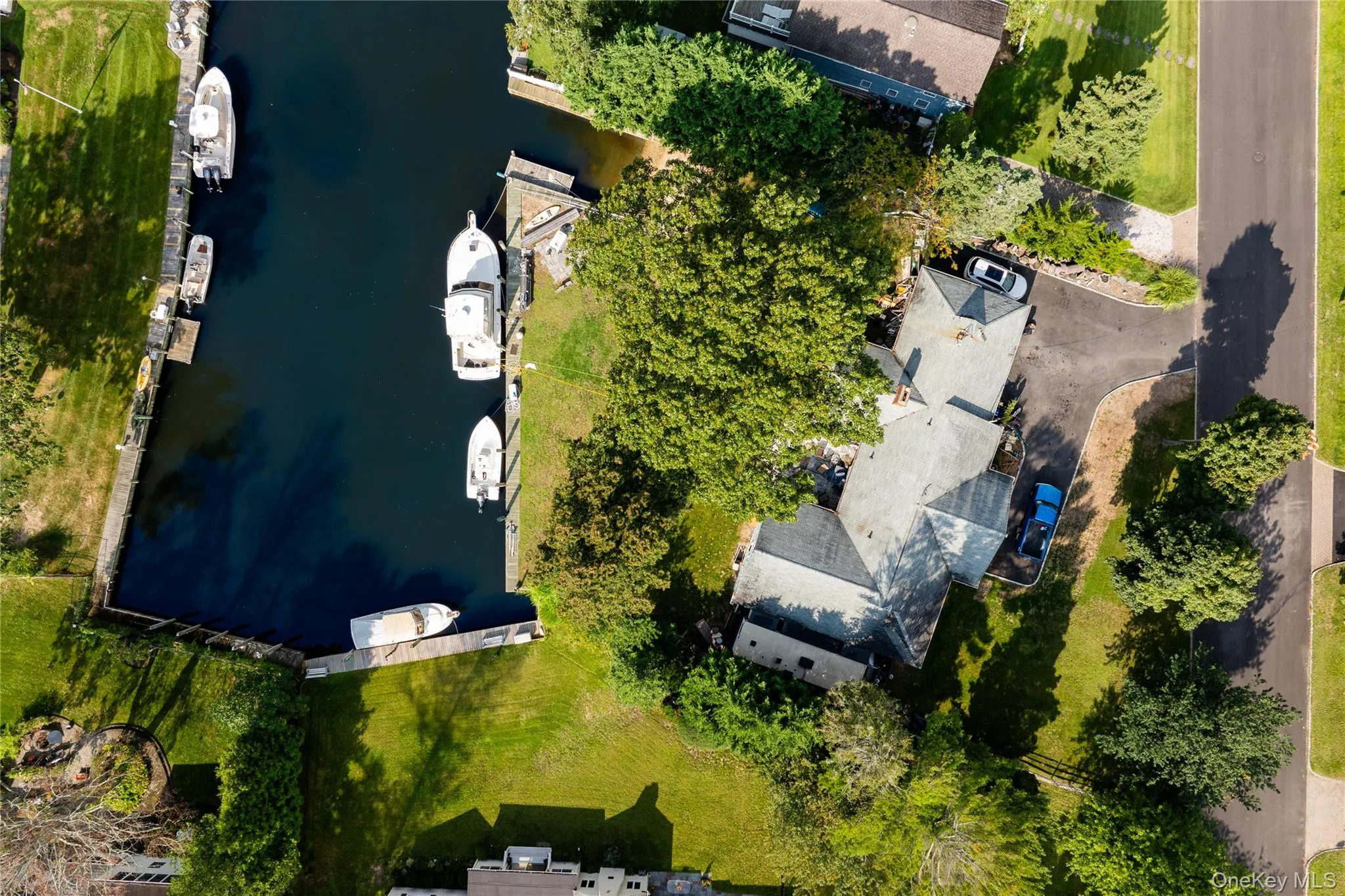 2 Gibb Lane, Islip, NY, 3 Bedrooms Bedrooms, 8 Rooms Rooms,2 BathroomsBathrooms,Residential,For Rent,Gibb,0,1048979 2 Gibb Lane, Islip, NY, 3 Bedrooms Bedrooms, 8 Rooms Rooms,2 BathroomsBathrooms,Residential,For Rent,Gibb,0,1048979