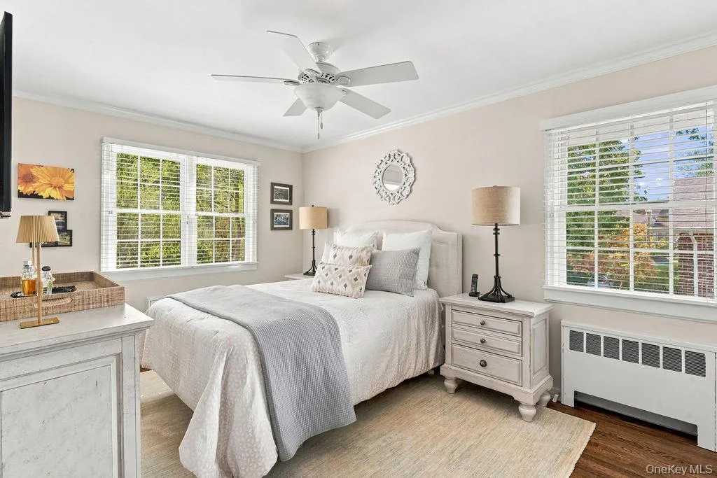 2nd bedroom with double closet 2nd bedroom with double closet