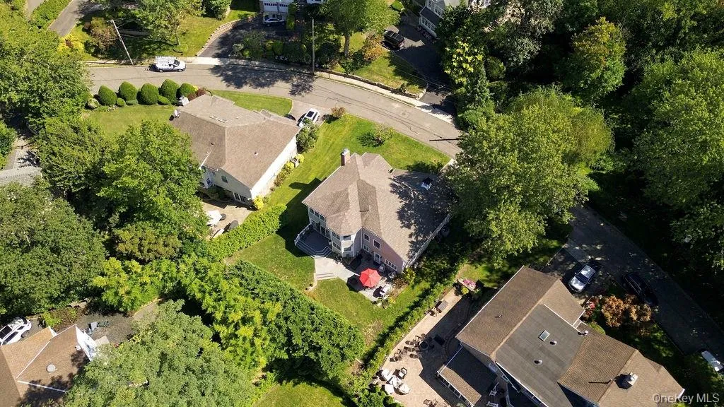 9000 square foot meticulously maintained property 9000 square foot meticulously maintained property