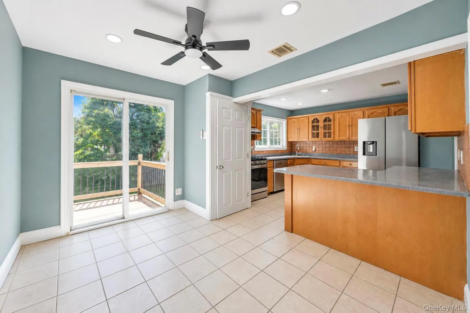 16 Berkeley Avenue, Brookhaven, NY, 4 Bedrooms Bedrooms, 10 Rooms Rooms,3 BathroomsBathrooms,Residential,For Rent,Berkeley,0,1048999 16 Berkeley Avenue, Brookhaven, NY, 4 Bedrooms Bedrooms, 10 Rooms Rooms,3 BathroomsBathrooms,Residential,For Rent,Berkeley,0,1048999