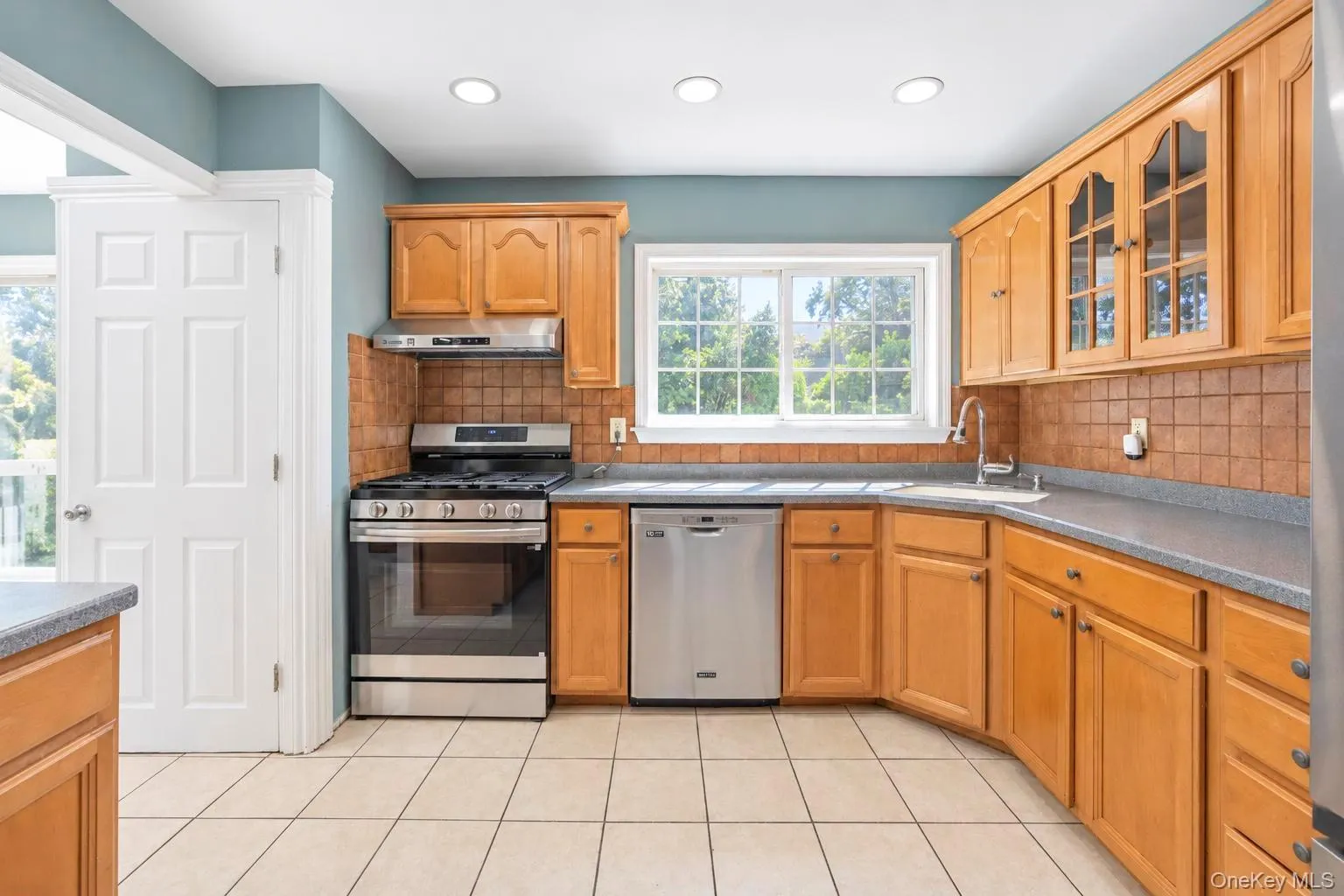 16 Berkeley Avenue, Brookhaven, NY, 4 Bedrooms Bedrooms, 10 Rooms Rooms,3 BathroomsBathrooms,Residential,For Rent,Berkeley,0,1048999 16 Berkeley Avenue, Brookhaven, NY, 4 Bedrooms Bedrooms, 10 Rooms Rooms,3 BathroomsBathrooms,Residential,For Rent,Berkeley,0,1048999