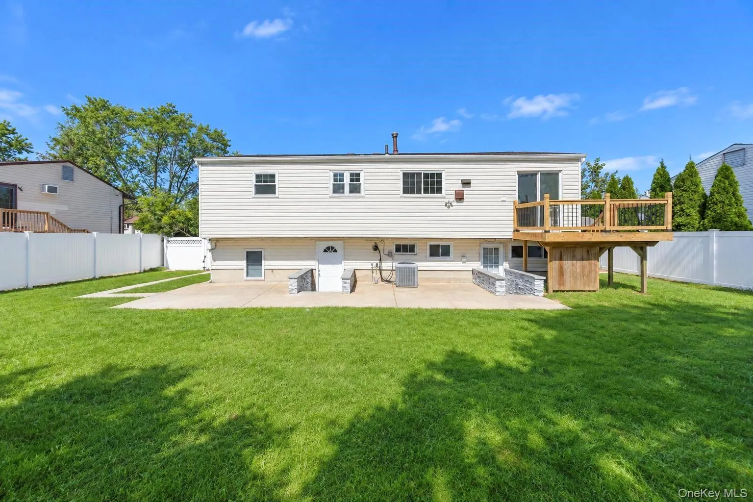 16 Berkeley Avenue, Brookhaven, NY, 4 Bedrooms Bedrooms, 10 Rooms Rooms,3 BathroomsBathrooms,Residential,For Rent,Berkeley,0,1048999 16 Berkeley Avenue, Brookhaven, NY, 4 Bedrooms Bedrooms, 10 Rooms Rooms,3 BathroomsBathrooms,Residential,For Rent,Berkeley,0,1048999