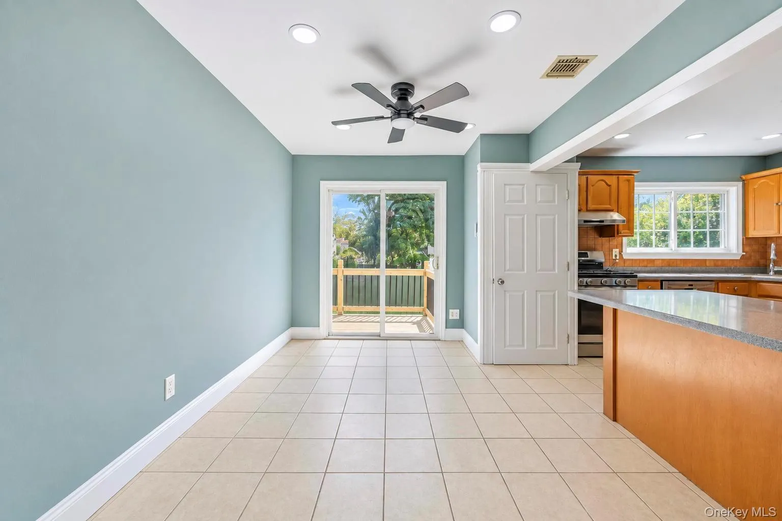 16 Berkeley Avenue, Brookhaven, NY, 4 Bedrooms Bedrooms, 10 Rooms Rooms,3 BathroomsBathrooms,Residential,For Rent,Berkeley,0,1048999 16 Berkeley Avenue, Brookhaven, NY, 4 Bedrooms Bedrooms, 10 Rooms Rooms,3 BathroomsBathrooms,Residential,For Rent,Berkeley,0,1048999