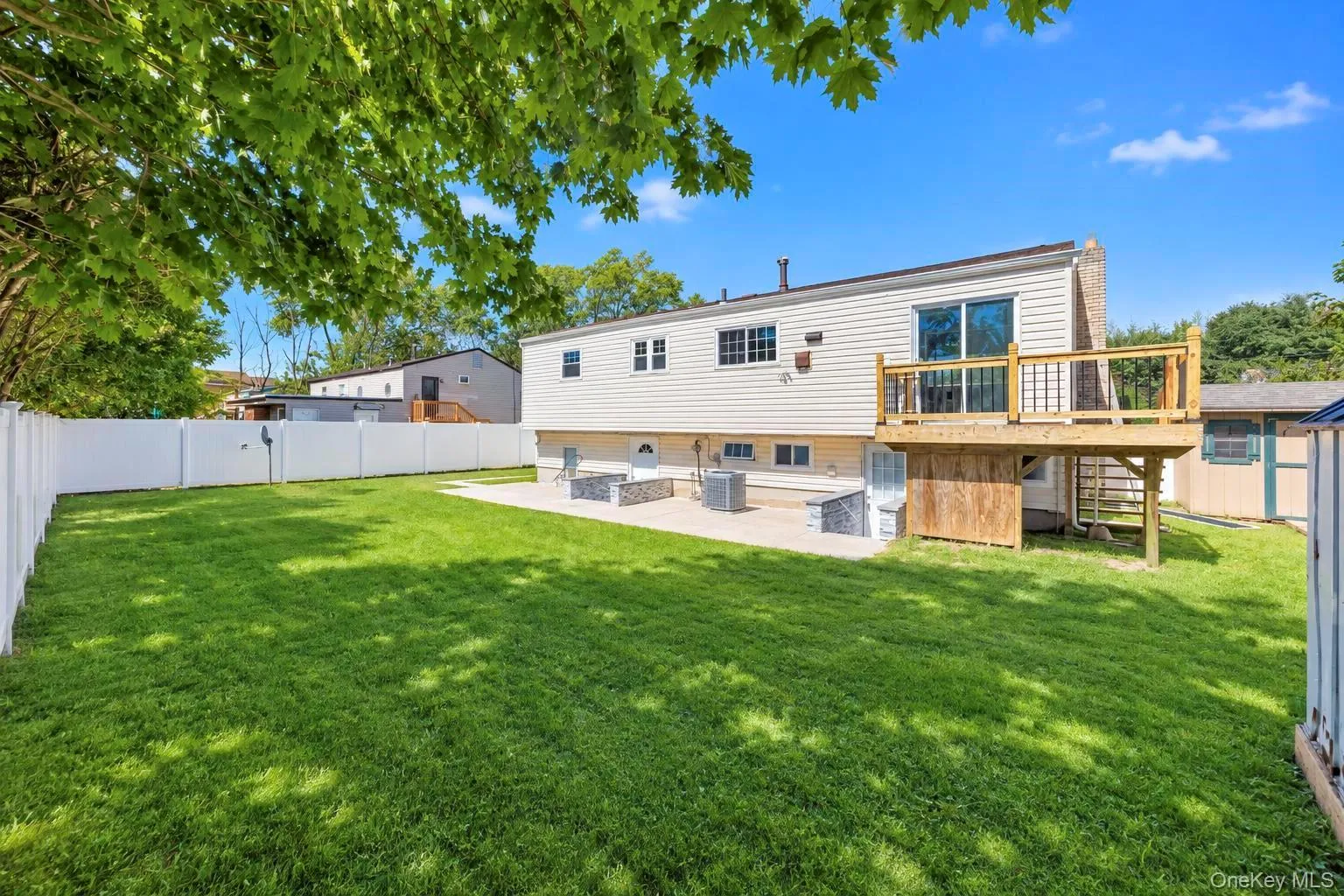 16 Berkeley Avenue, Brookhaven, NY, 4 Bedrooms Bedrooms, 10 Rooms Rooms,3 BathroomsBathrooms,Residential,For Rent,Berkeley,0,1048999 16 Berkeley Avenue, Brookhaven, NY, 4 Bedrooms Bedrooms, 10 Rooms Rooms,3 BathroomsBathrooms,Residential,For Rent,Berkeley,0,1048999