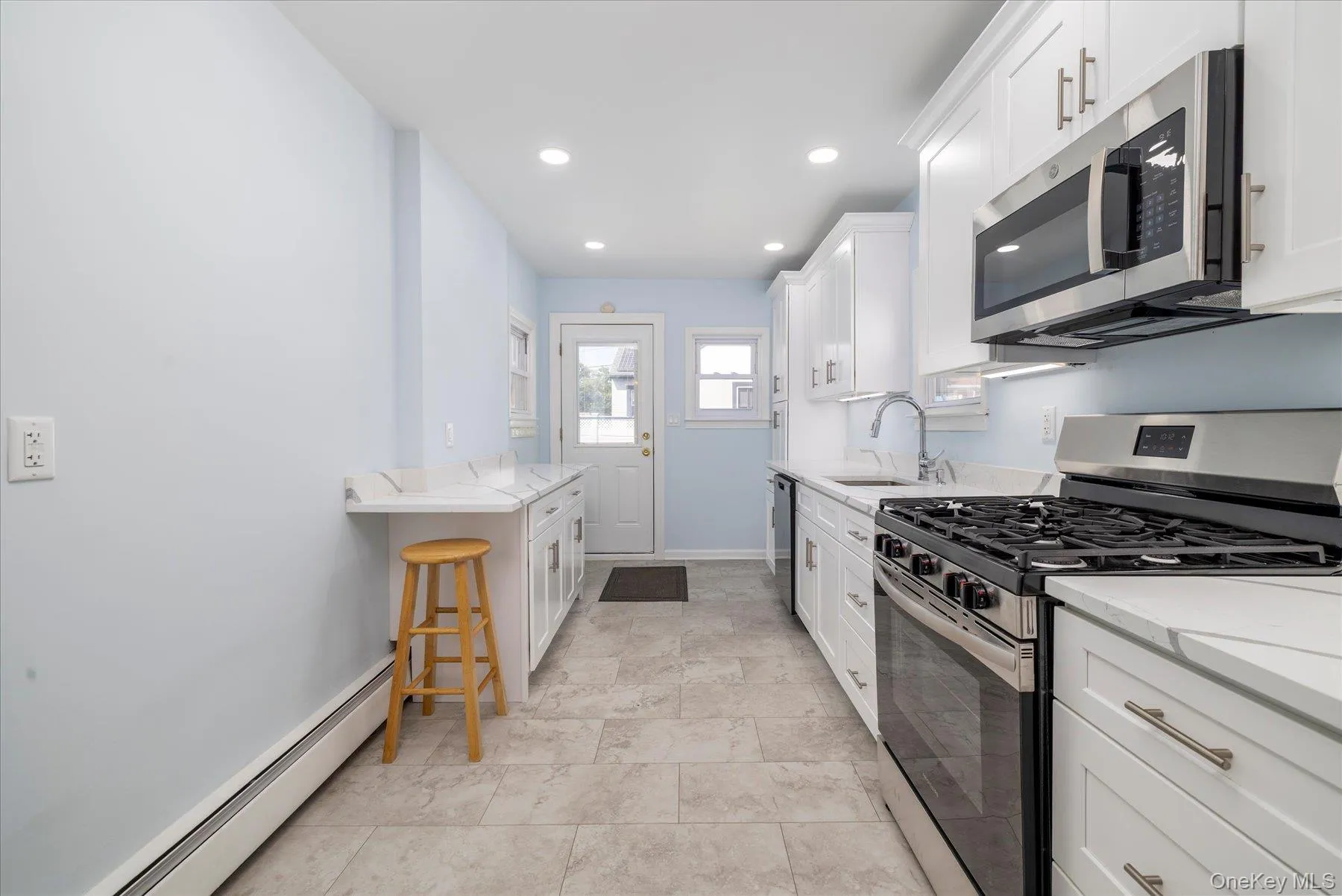 48 Windsor Parkway, Hempstead, NY, 4 Bedrooms Bedrooms, 8 Rooms Rooms,2 BathroomsBathrooms,Residential,For Rent,Windsor,0,1049001 48 Windsor Parkway, Hempstead, NY, 4 Bedrooms Bedrooms, 8 Rooms Rooms,2 BathroomsBathrooms,Residential,For Rent,Windsor,0,1049001