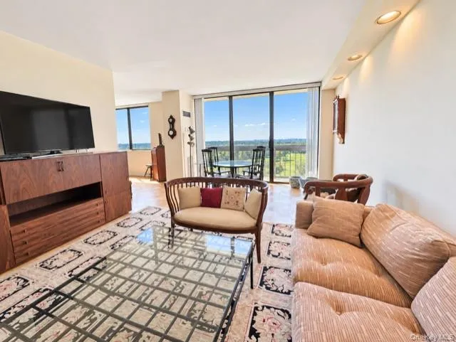 26910 Grand Central Parkway, New York, NY, 1 Bedroom Bedrooms, 4 Rooms Rooms,1 BathroomBathrooms,Residential,For Rent,Grand Central Parkway,0,1049003 26910 Grand Central Parkway, New York, NY, 1 Bedroom Bedrooms, 4 Rooms Rooms,1 BathroomBathrooms,Residential,For Rent,Grand Central Parkway,0,1049003