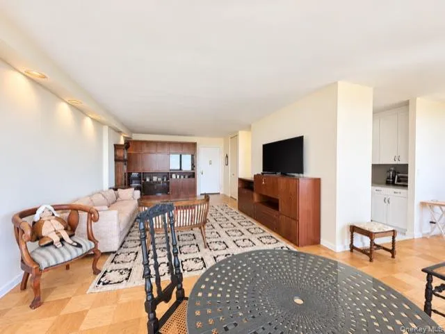 26910 Grand Central Parkway, New York, NY, 1 Bedroom Bedrooms, 4 Rooms Rooms,1 BathroomBathrooms,Residential,For Rent,Grand Central Parkway,0,1049003 26910 Grand Central Parkway, New York, NY, 1 Bedroom Bedrooms, 4 Rooms Rooms,1 BathroomBathrooms,Residential,For Rent,Grand Central Parkway,0,1049003