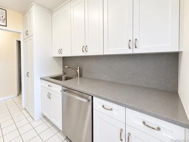 26910 Grand Central Parkway, New York, NY, 1 Bedroom Bedrooms, 4 Rooms Rooms,1 BathroomBathrooms,Residential,For Rent,Grand Central Parkway,0,1049003 26910 Grand Central Parkway, New York, NY, 1 Bedroom Bedrooms, 4 Rooms Rooms,1 BathroomBathrooms,Residential,For Rent,Grand Central Parkway,0,1049003