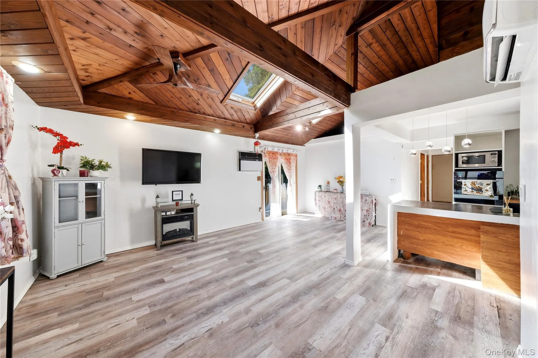 32 Edgewood Street, Brookhaven, NY, 3 Bedrooms Bedrooms, 7 Rooms Rooms,1 BathroomBathrooms,Residential,For Rent,Edgewood,0,1049004 32 Edgewood Street, Brookhaven, NY, 3 Bedrooms Bedrooms, 7 Rooms Rooms,1 BathroomBathrooms,Residential,For Rent,Edgewood,0,1049004