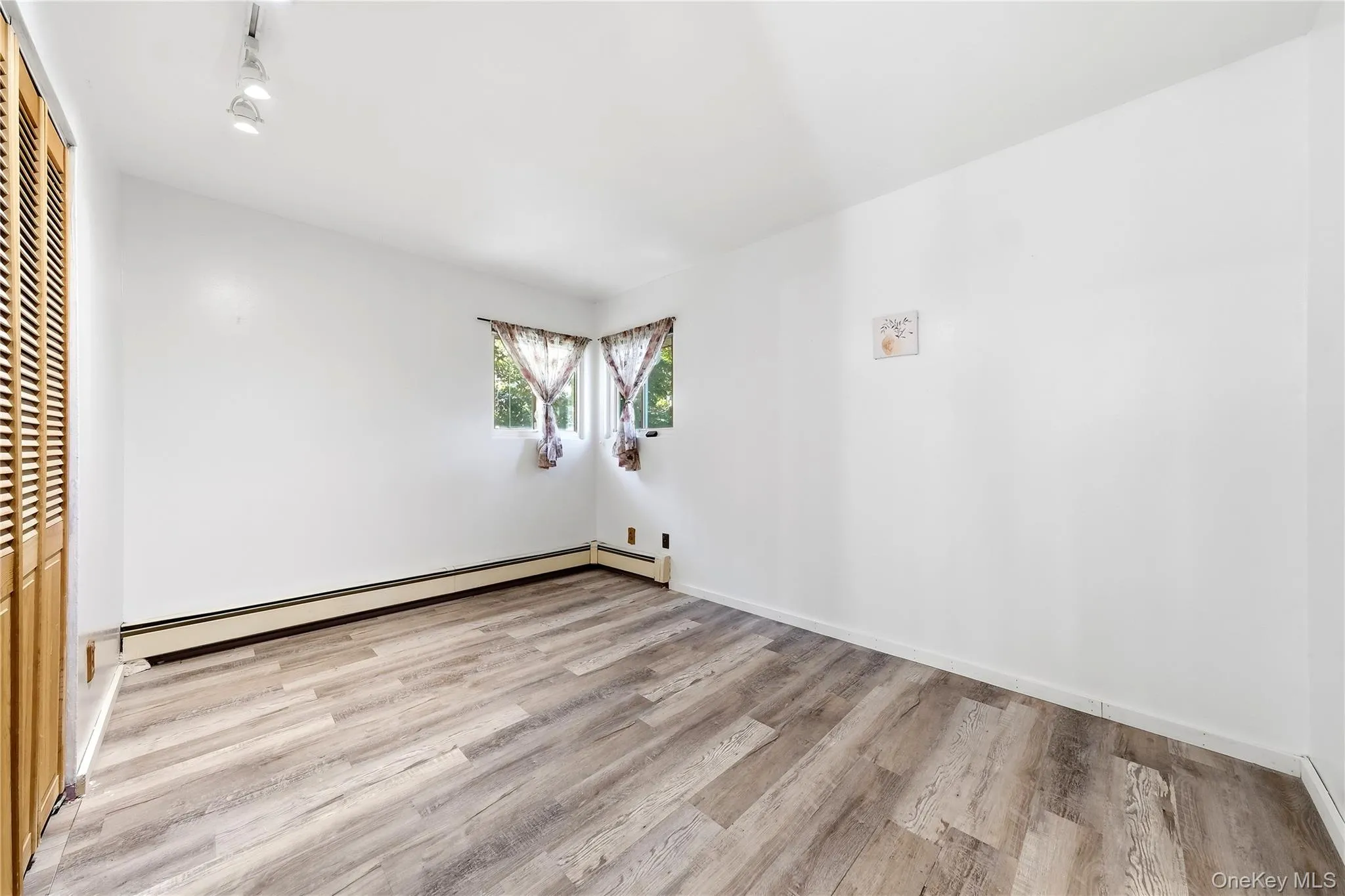 32 Edgewood Street, Brookhaven, NY, 3 Bedrooms Bedrooms, 7 Rooms Rooms,1 BathroomBathrooms,Residential,For Rent,Edgewood,0,1049004 32 Edgewood Street, Brookhaven, NY, 3 Bedrooms Bedrooms, 7 Rooms Rooms,1 BathroomBathrooms,Residential,For Rent,Edgewood,0,1049004