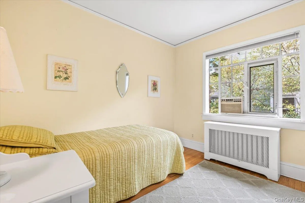 Second bedroom. Second bedroom.