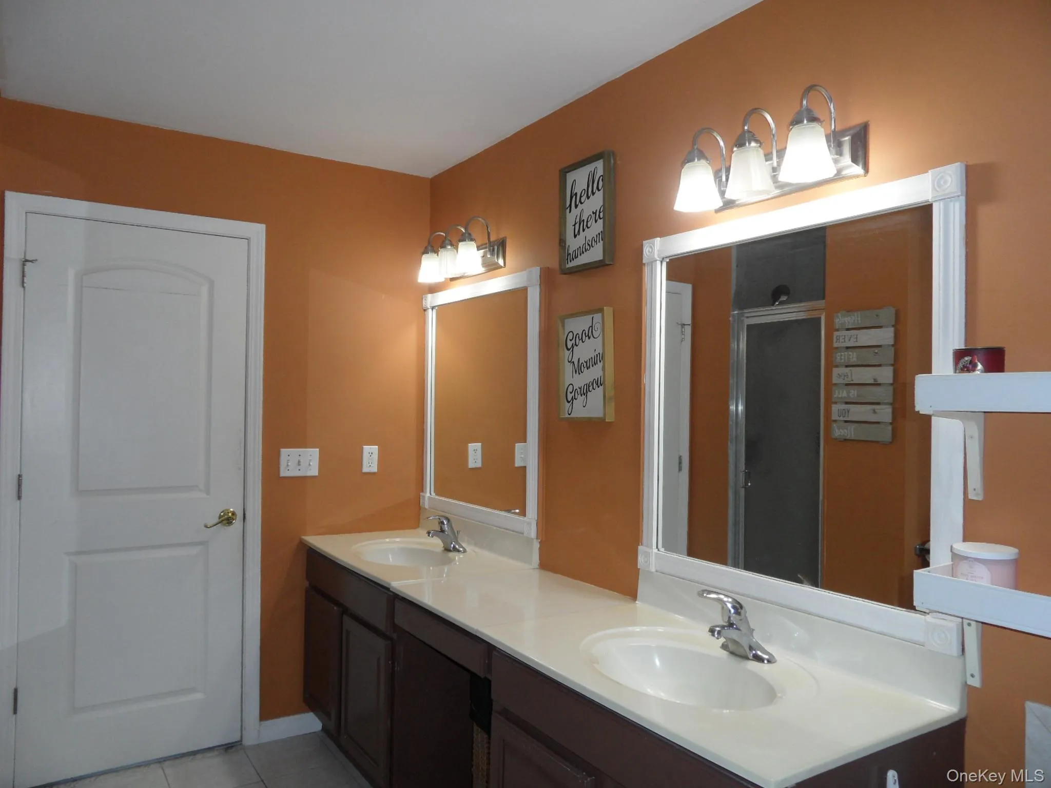 Double Vanities, Seperate Shower & Toilet Double Vanities, Seperate Shower & Toilet