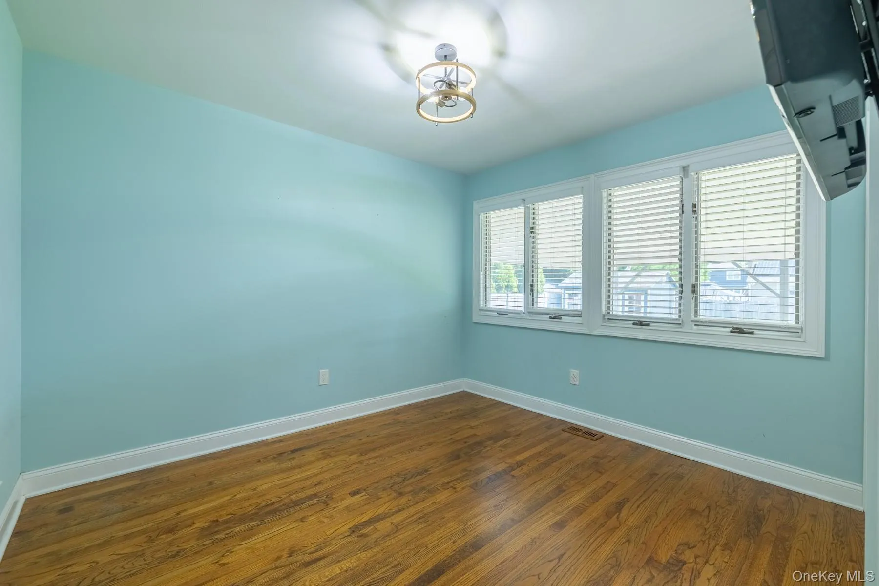 104 Justice Street, West Babylon, NY, 2 Bedrooms Bedrooms, 5 Rooms Rooms,1 BathroomBathrooms,Residential,For Rent,Justice,0,1049011 104 Justice Street, West Babylon, NY, 2 Bedrooms Bedrooms, 5 Rooms Rooms,1 BathroomBathrooms,Residential,For Rent,Justice,0,1049011